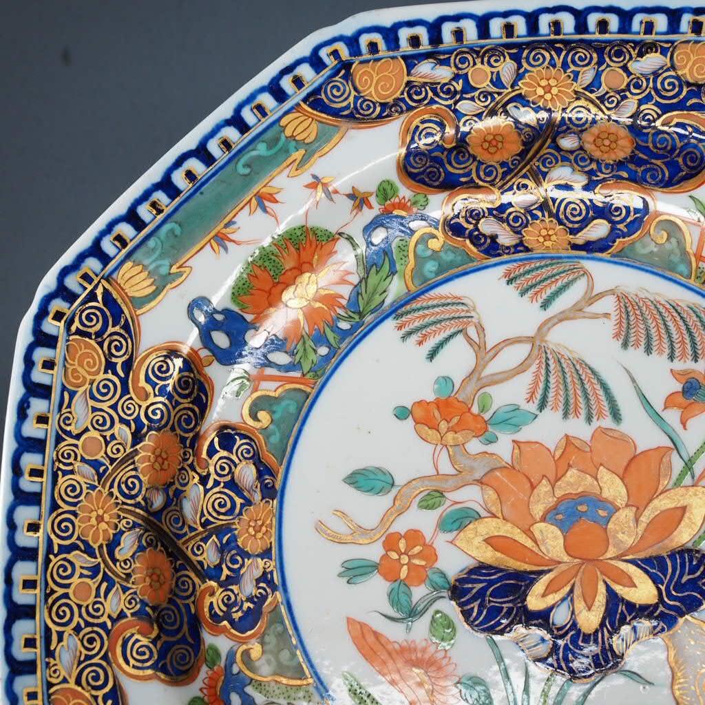 Japonisme Derby Octagonal Plate, Similar to the Lowther Castle Service, c.1810 For Sale