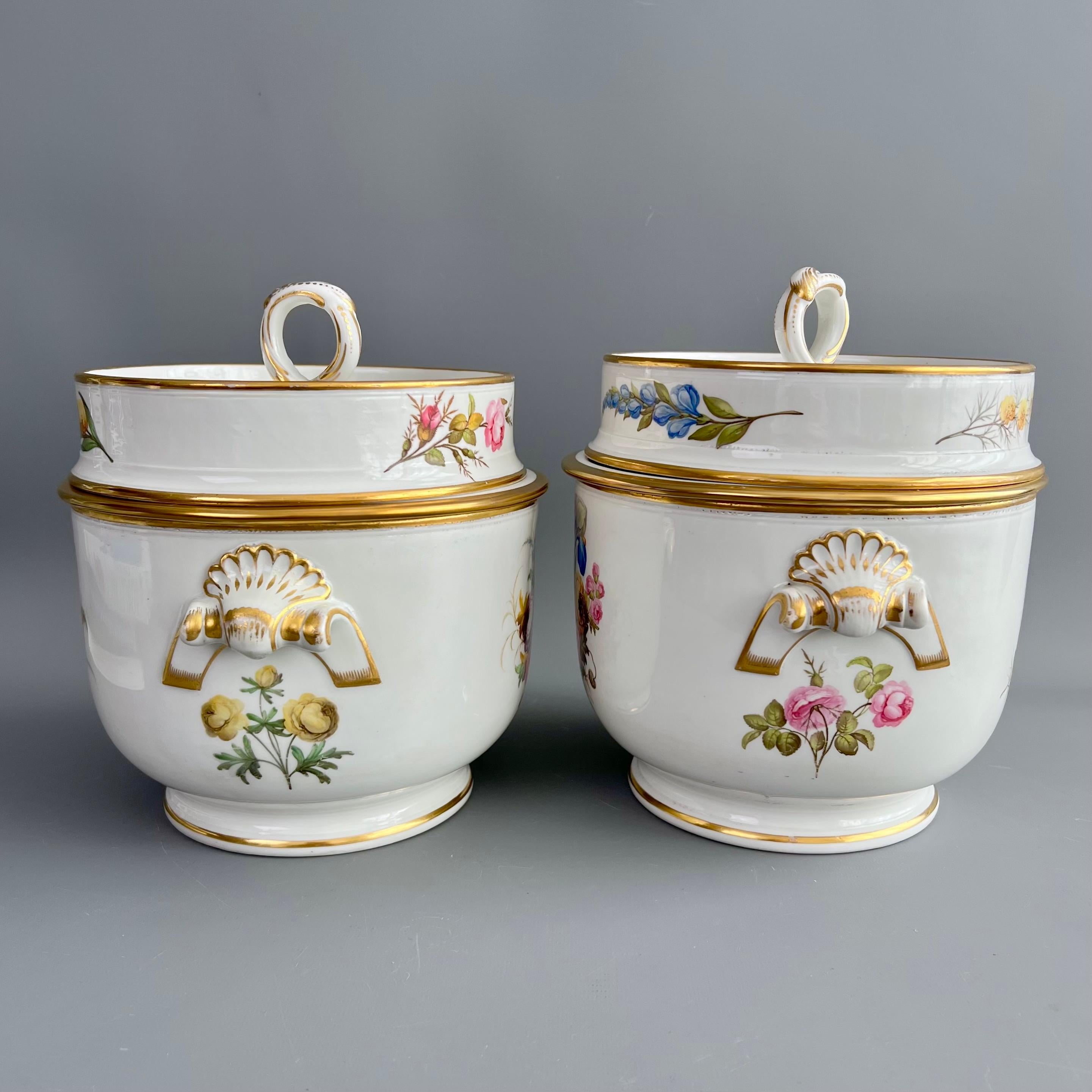 Pareja de cubiteras de porcelana Derby, Flores finas de William Billingsley, hacia 1790 Pintado a mano en venta