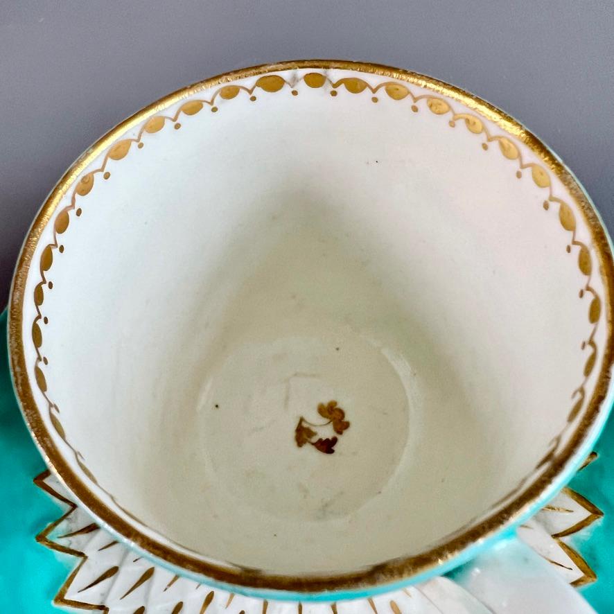 Taza de café de porcelana Derby, motivo alcachofa en turquesa, georgiana ca 1785 en venta 2