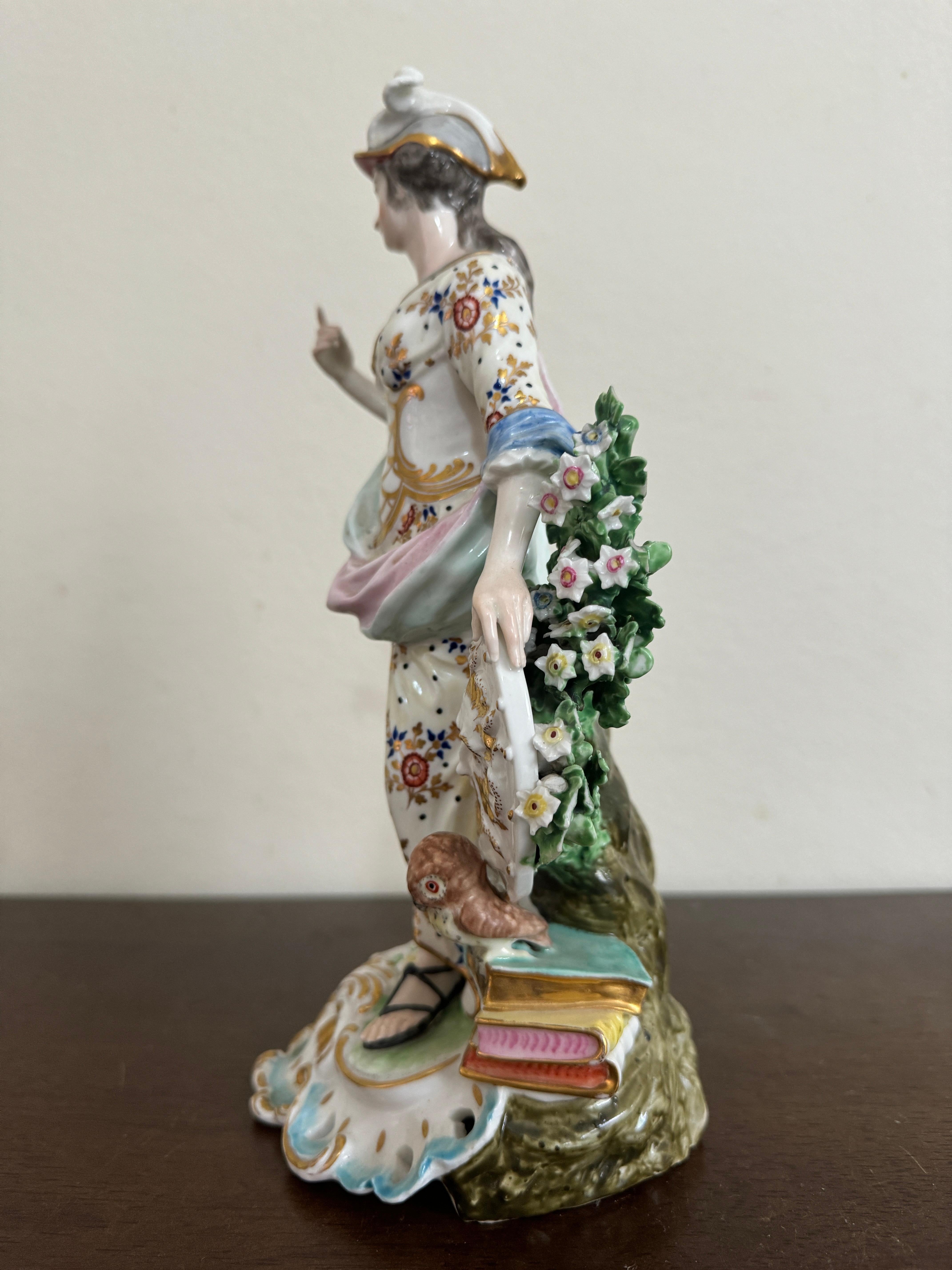 Rococò Figura di Minerva in porcellana Derby, 1780 circa in vendita