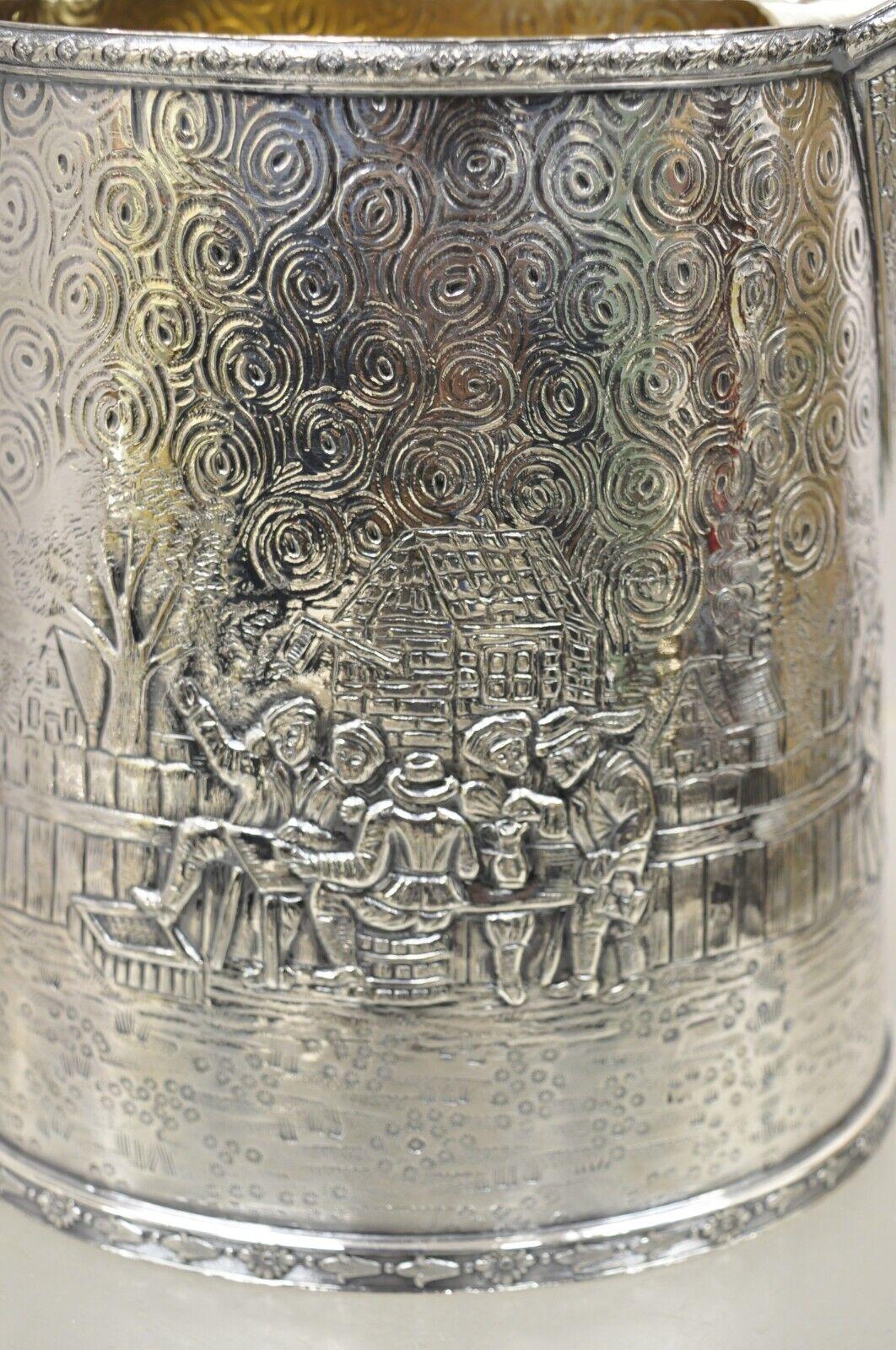 Renaissance Derby S.P. Pichet à eau figuratif en métal argenté Repousse Village de Co International en vente