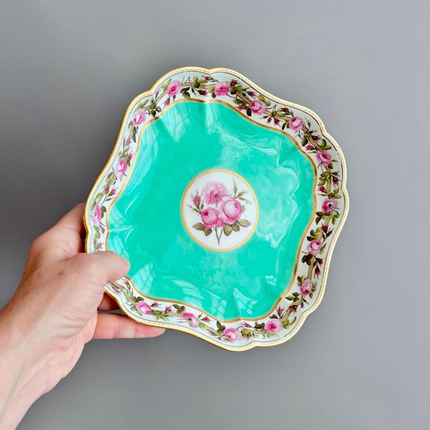 Plato cuadrado Derby, servicio Camden, William Billingsley Roses on Green, 1795 Jorge III en venta