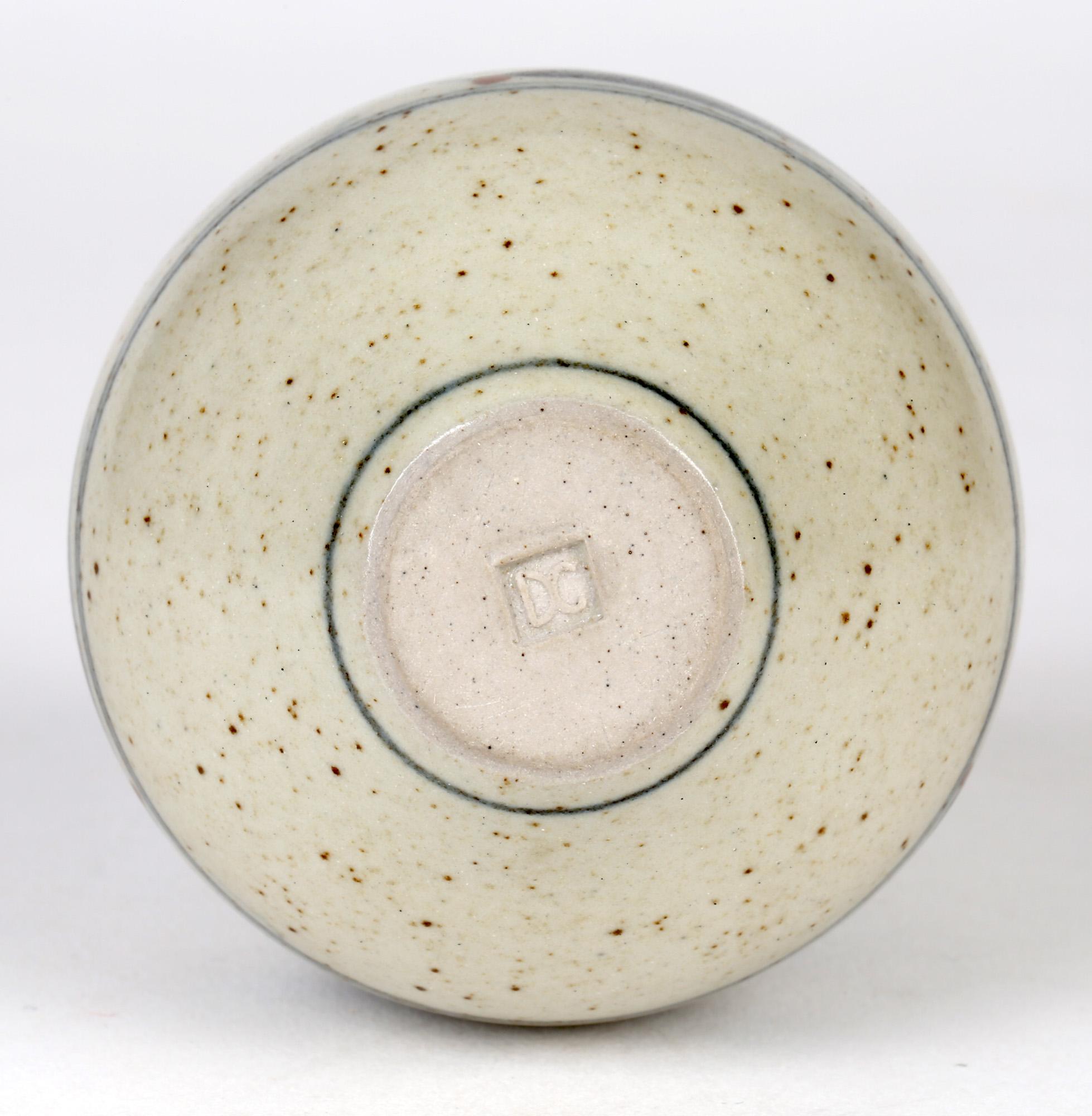 Jarrón de porcelana Studio Pottery decorado con pinceles Derek Clarkson Moderno en venta