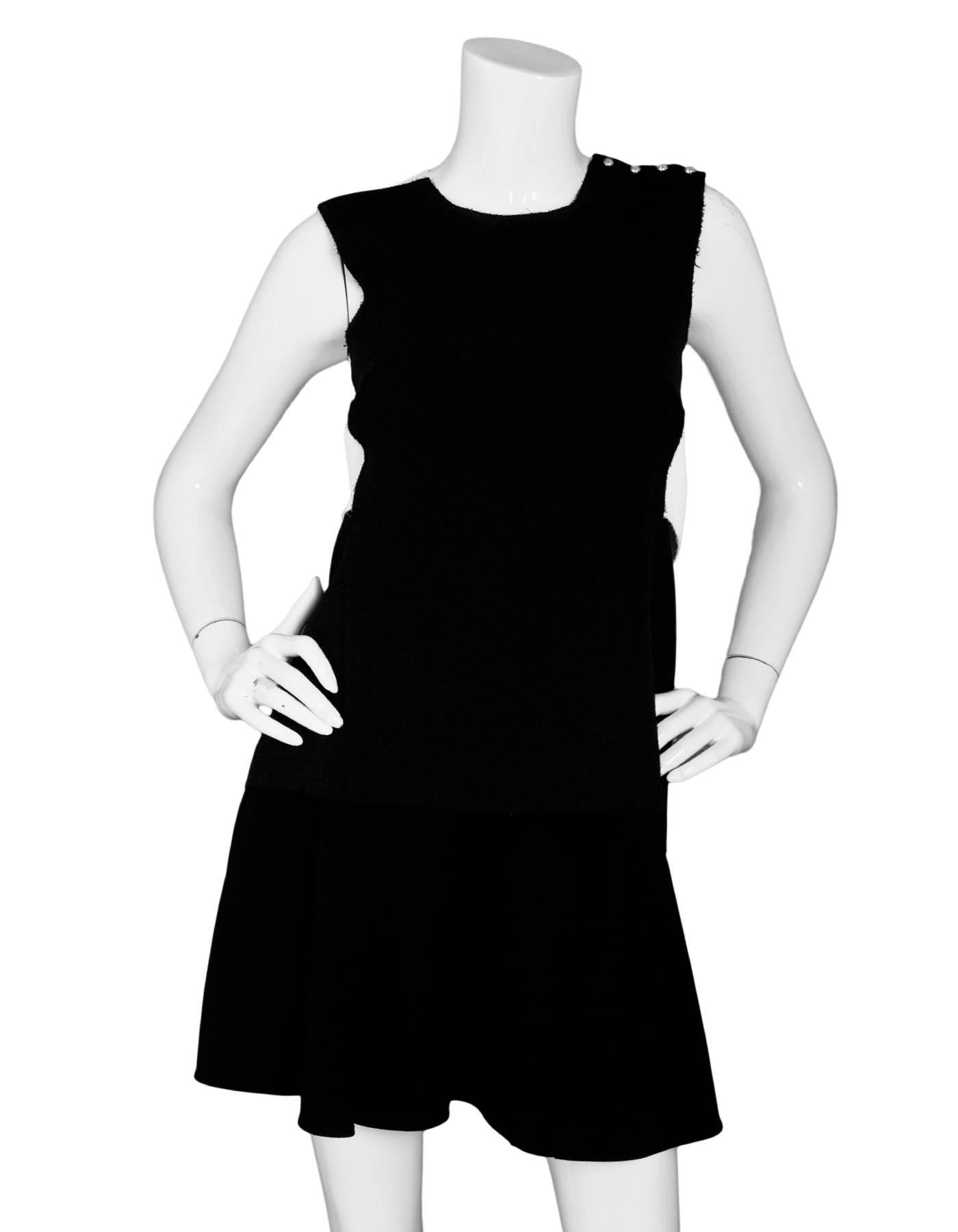 Derek Lam 10 Crosby Black & White Peplum Dress Sz 0

Features open back

Made In: China
Color: Black, white
Composition: 75% triacetate, 25% polyester
Closure/Opening: Button closure at shoulder
Overall Condition: Excellent pre-owned condition,