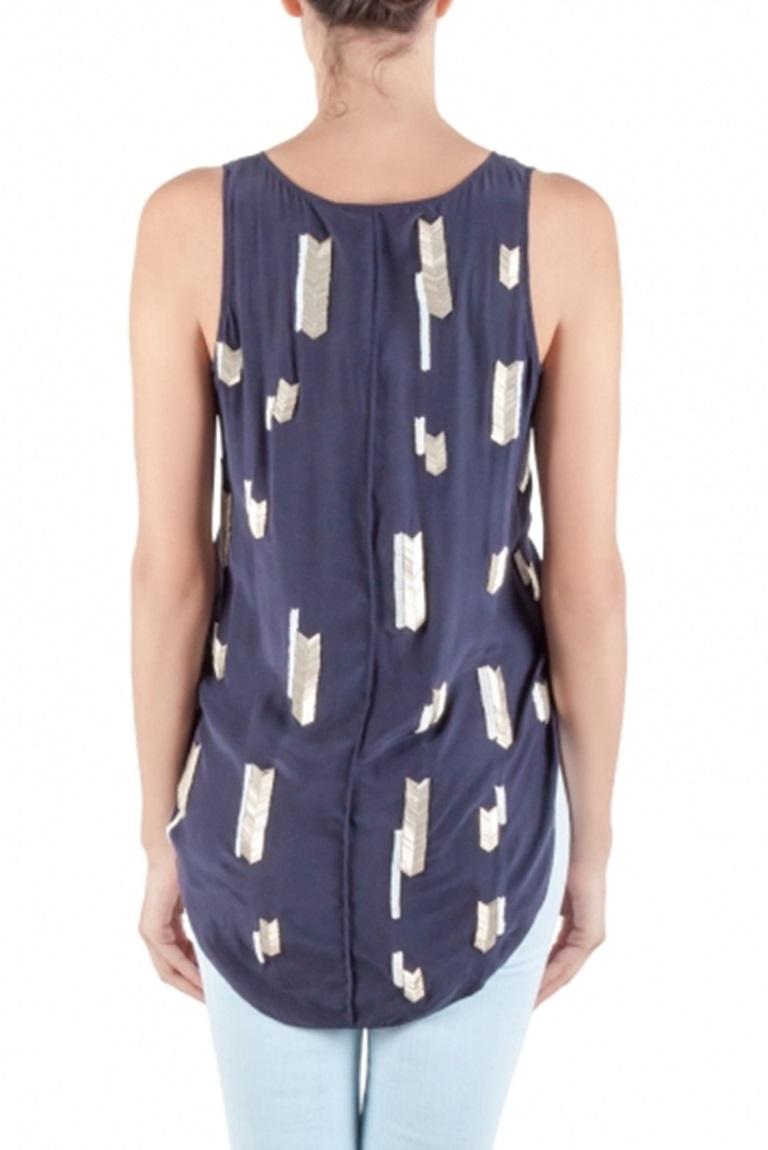 Derek Lam 10 Crosby Midnight Blue Embellsihed Silk Sleeveless High Low Top M Excellent état - En vente à Dubai, Al Qouz 2