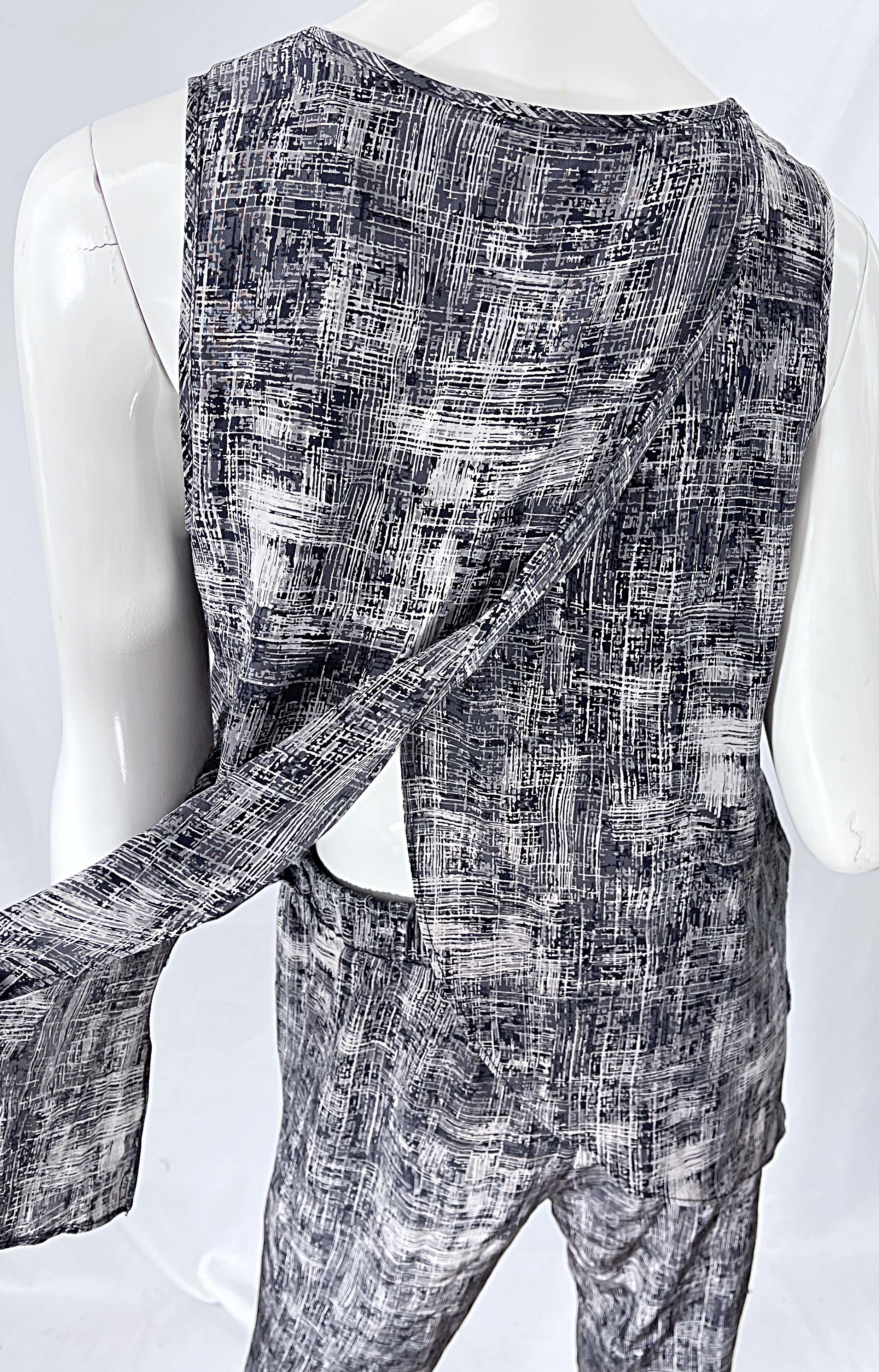 Gray Derek Lam Size 4 / 6 Black and White Silk Wing Back Sleeveless Jumpsuit For Sale