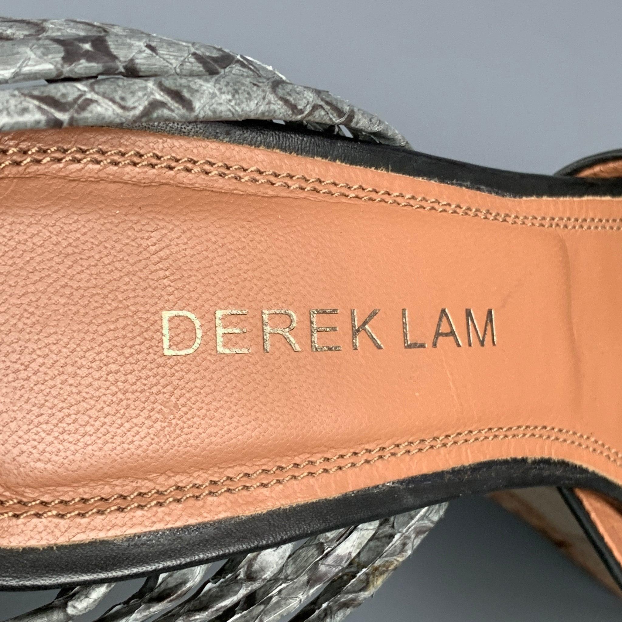 DEREK LAM Size 6 Black & Tan Leather Wood Wedge Sandals For Sale 2