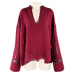 DEREK LAM - Chemisier en soie bordeaux à col en V et superpositions, taille 8