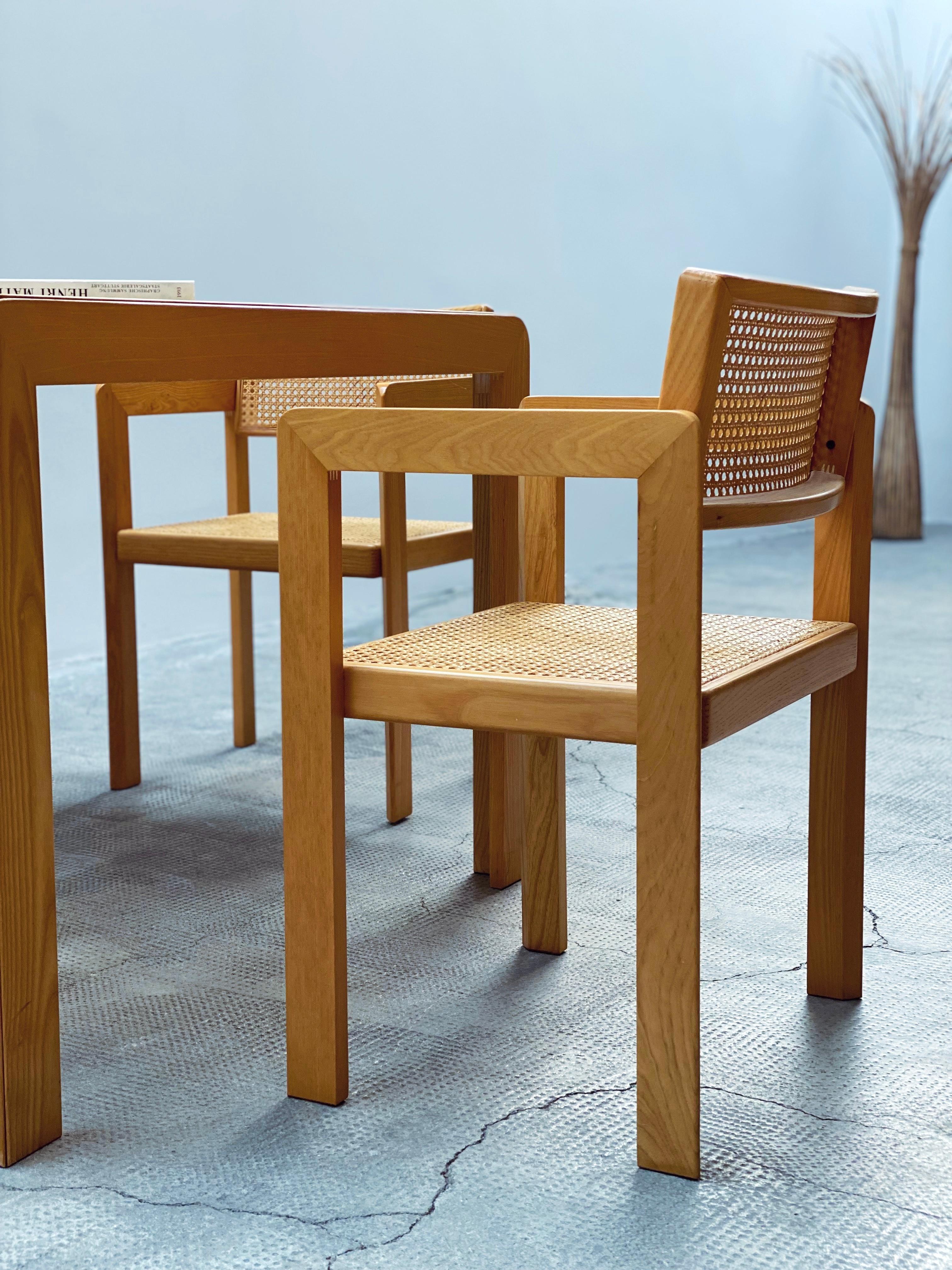 Derk Jan De Vries Esszimmer Set Esstisch & Stühle Esche Geflecht, Italien 1970er Bon état - En vente à Reutlingen, DE