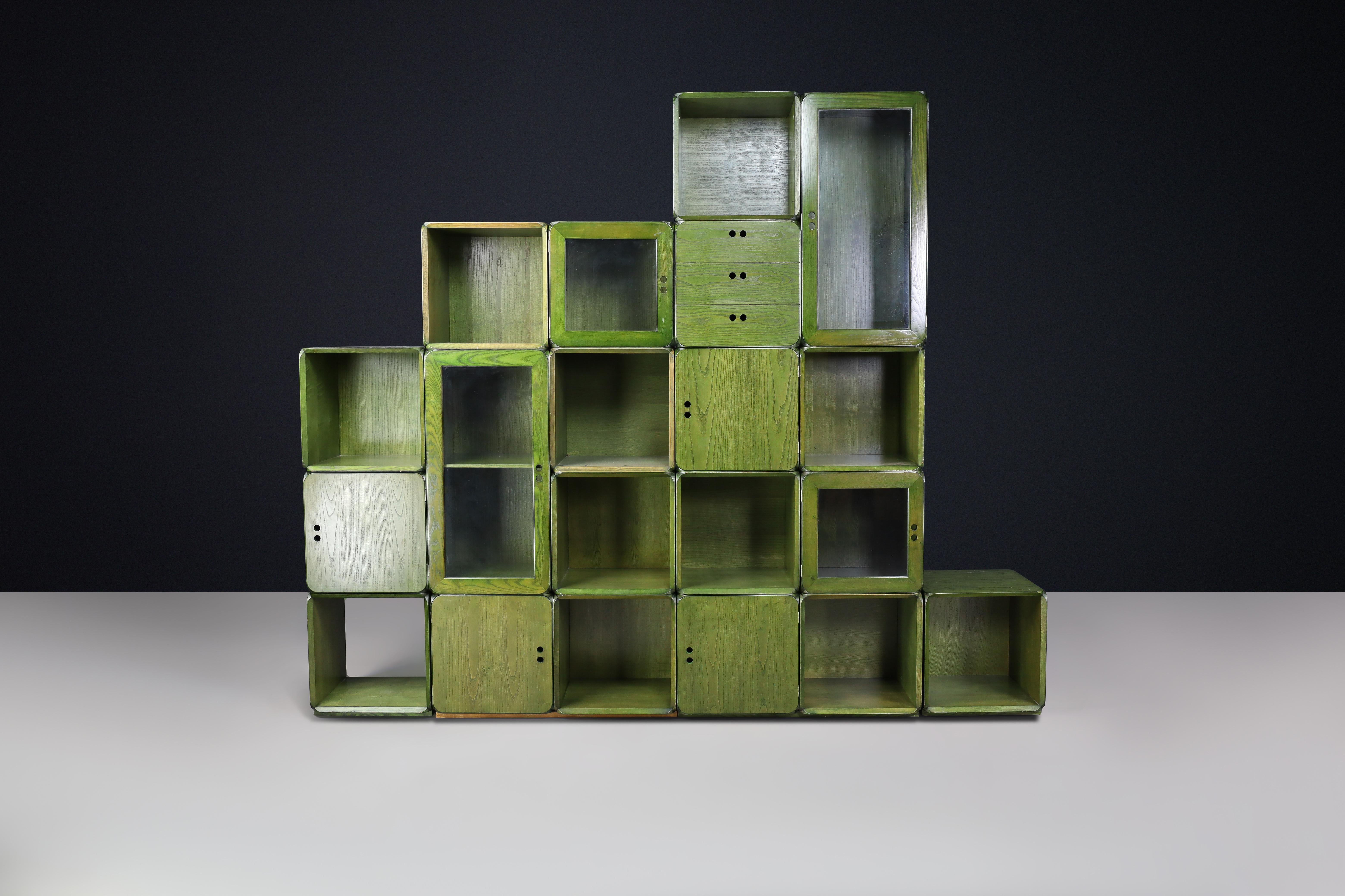 Derk Jan de Vries pour Maisa di Seveso, bibliothèque modulaire vert naturel. en vente 7