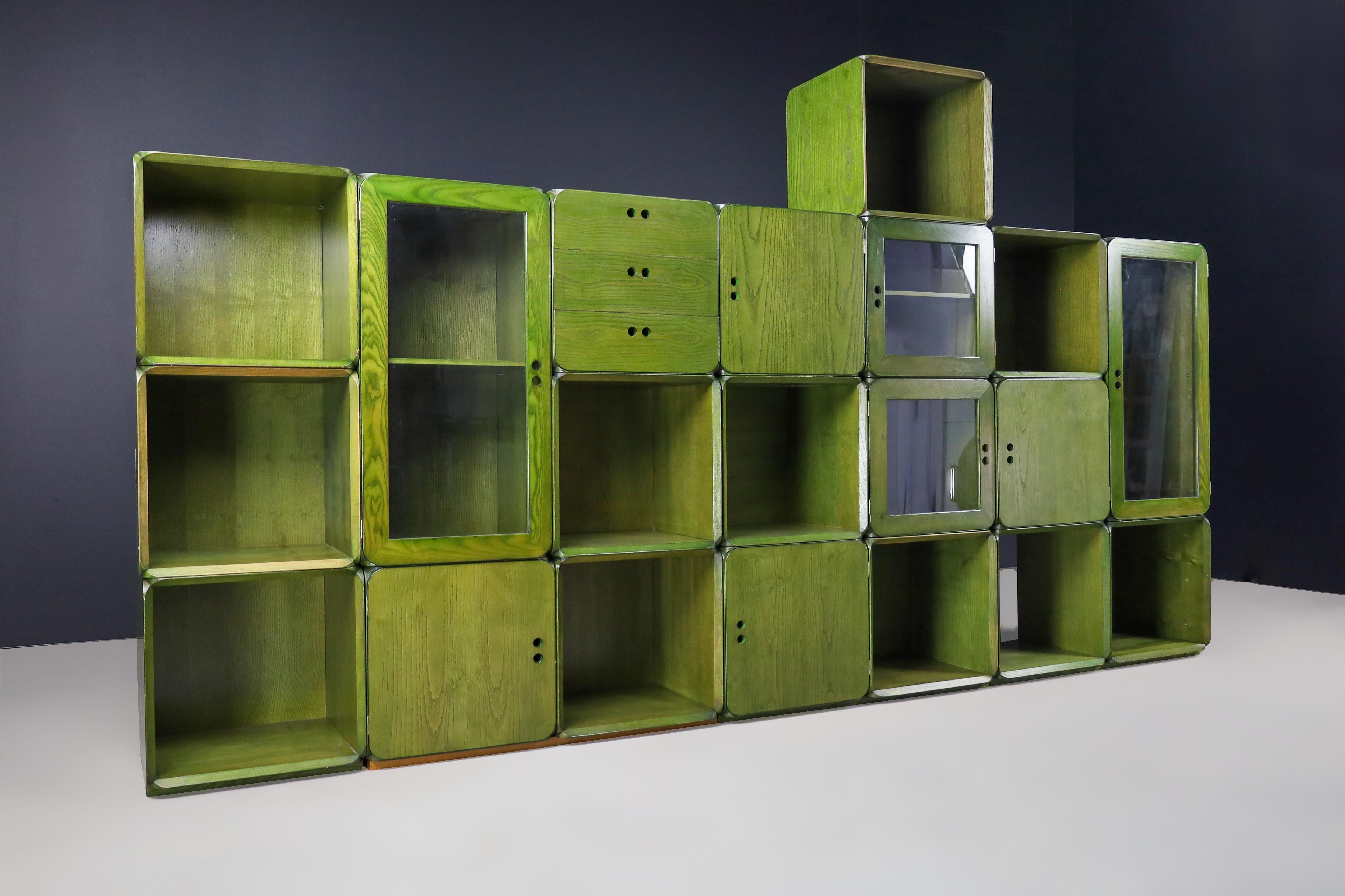 Moderne Derk Jan de Vries pour Maisa di Seveso, bibliothèque modulaire vert naturel. en vente