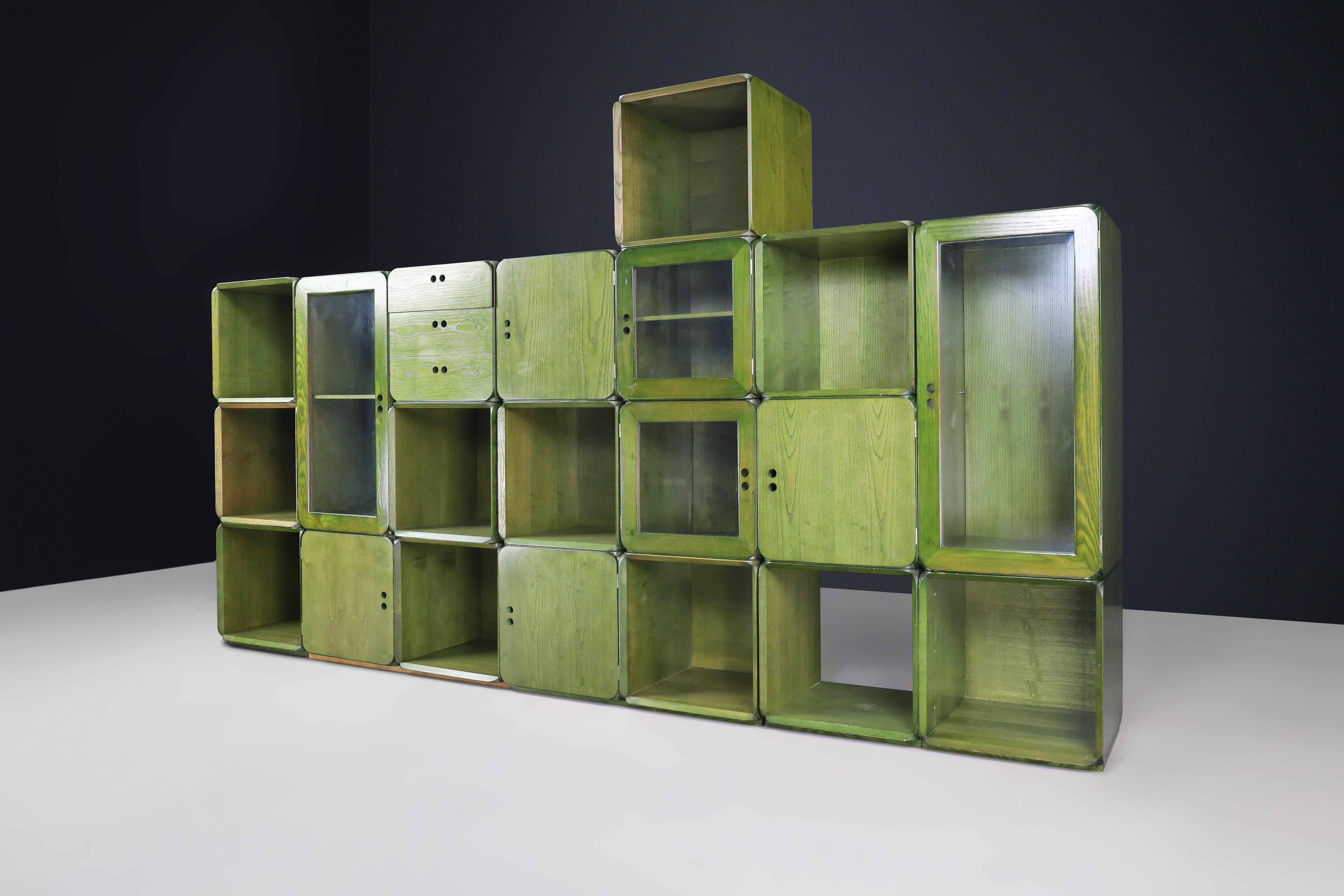 italien Derk Jan de Vries pour Maisa di Seveso, bibliothèque modulaire vert naturel. en vente