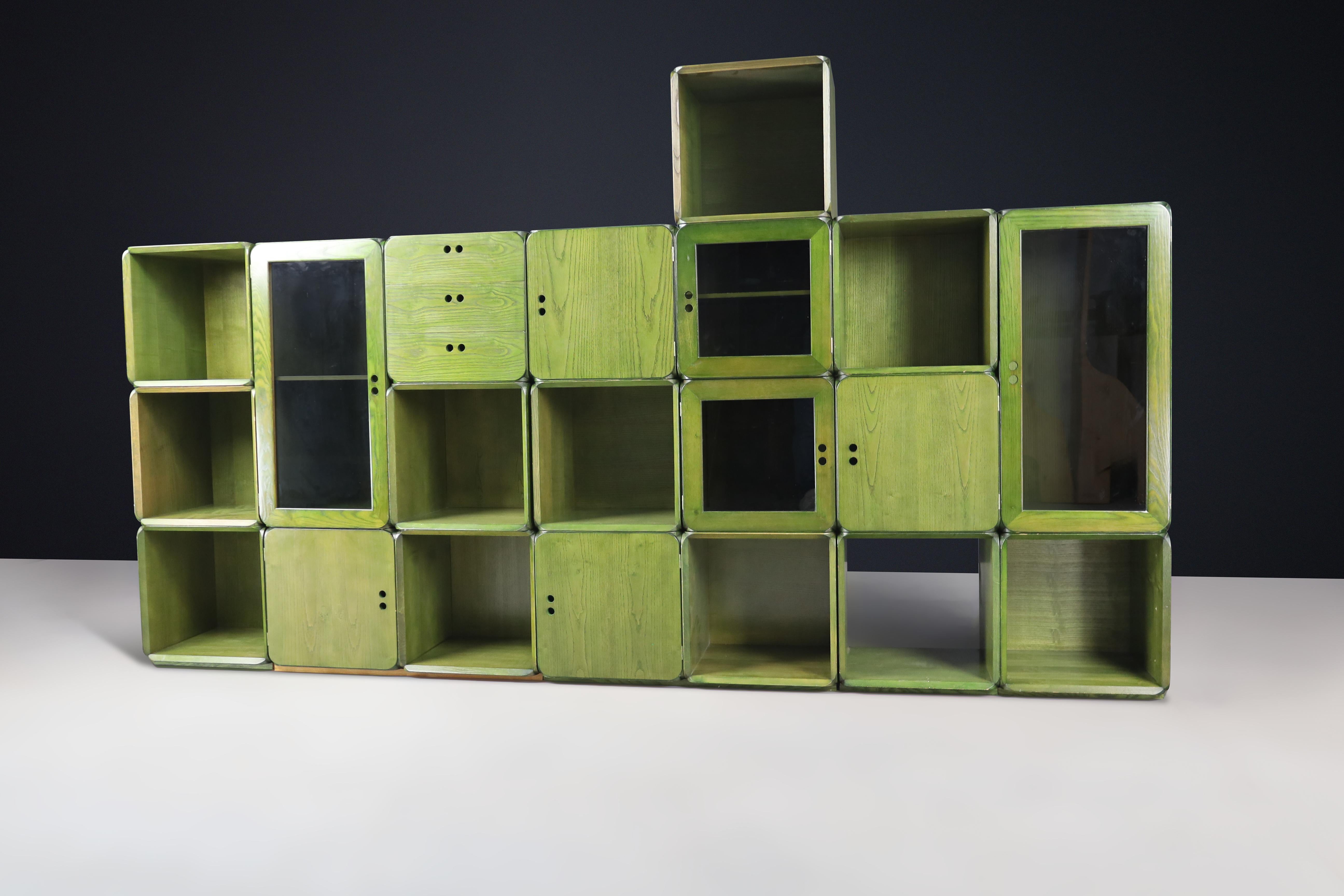 20ième siècle Derk Jan de Vries pour Maisa di Seveso, bibliothèque modulaire vert naturel. en vente