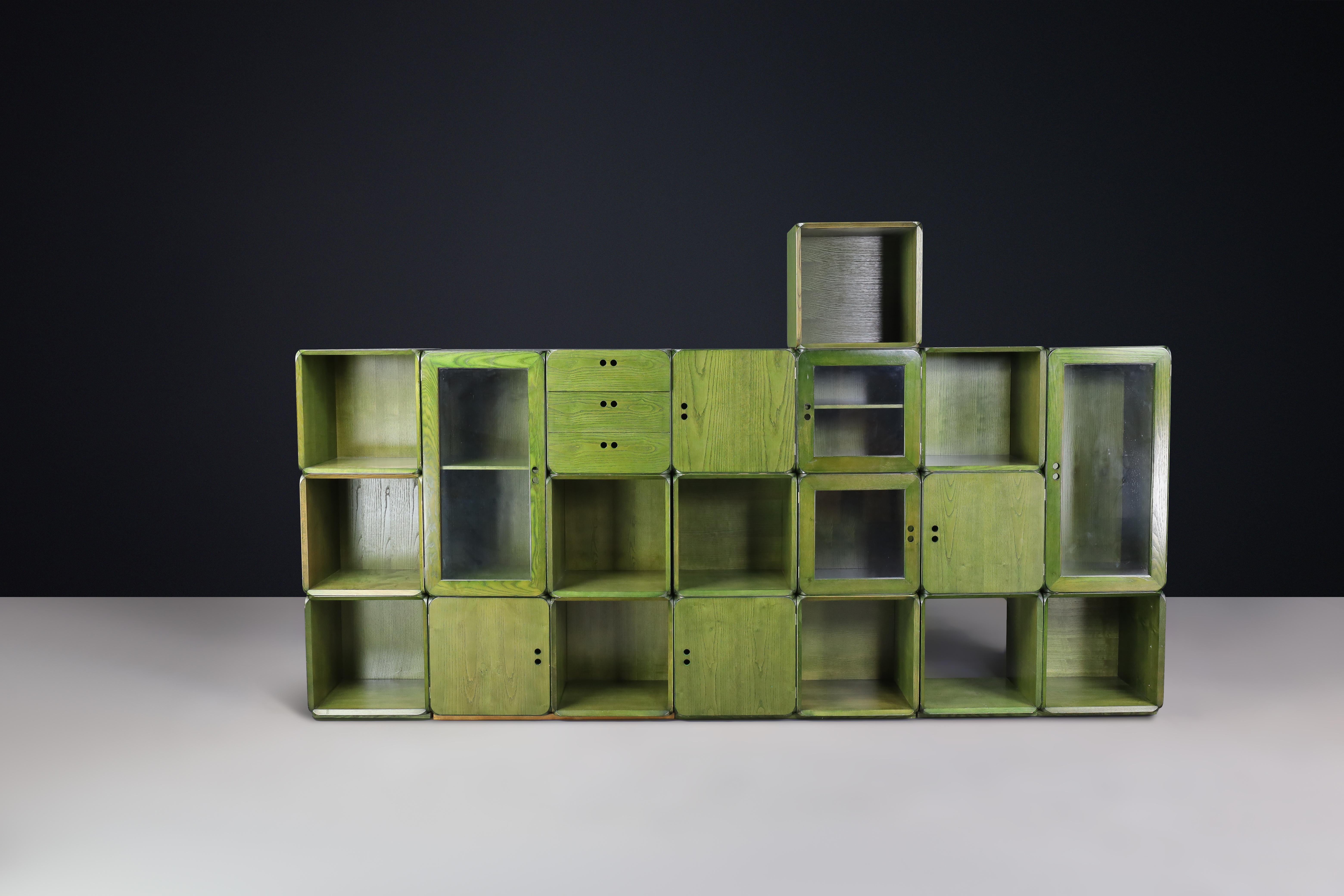 Derk Jan de Vries pour Maisa di Seveso, bibliothèque modulaire vert naturel. en vente 2
