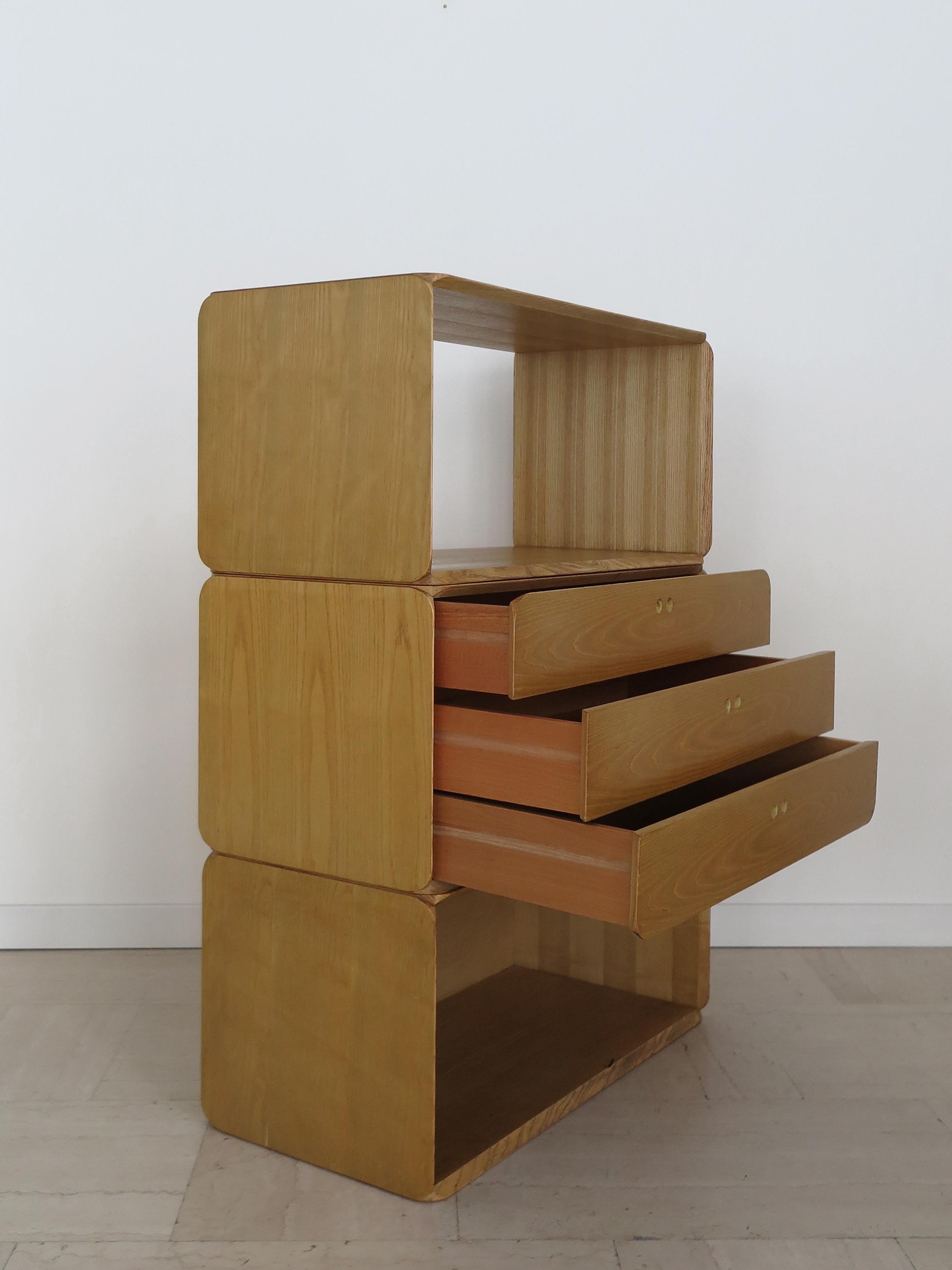 Derk Jan De Vries für Maisa Italienisches Bücherregal aus Esche aus der Jahrhundertmitte 1970er Jahre im Zustand „Gut“ im Angebot in Reggio Emilia, IT