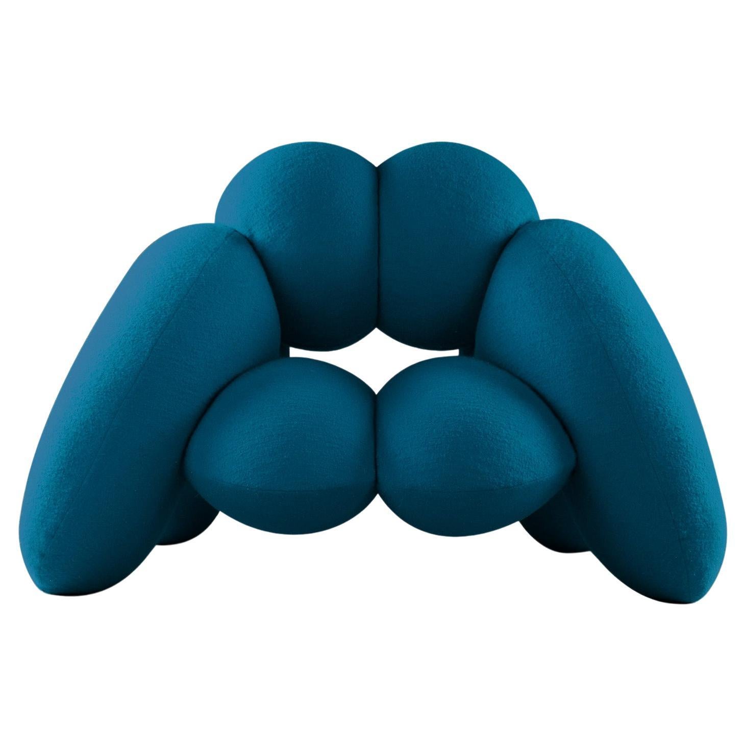 Poltrona Derrière, Bouclé blu petrolio, Scultura moderna organica