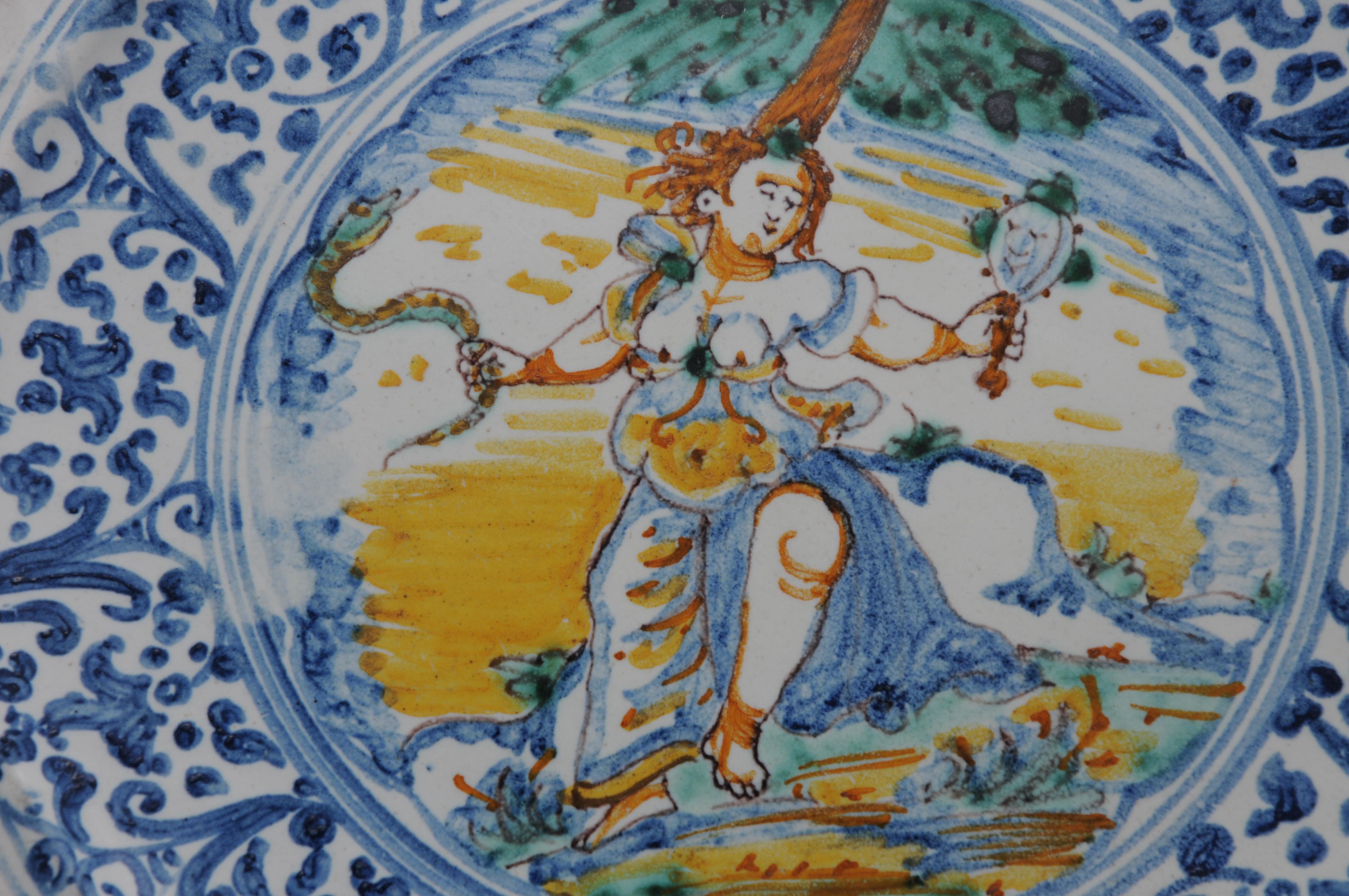 Deruta - Plato alzatina sobre peana, siglo XVIII en venta 2