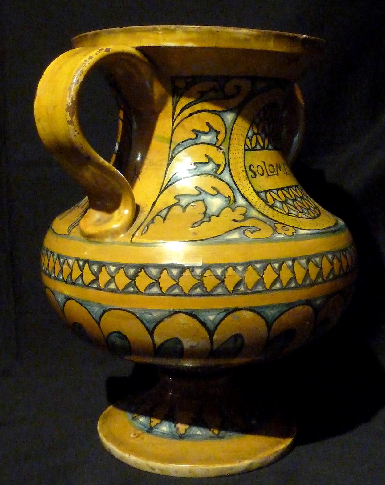 Renaissance Deruta Biansato Vase, First Half of the 16th Century