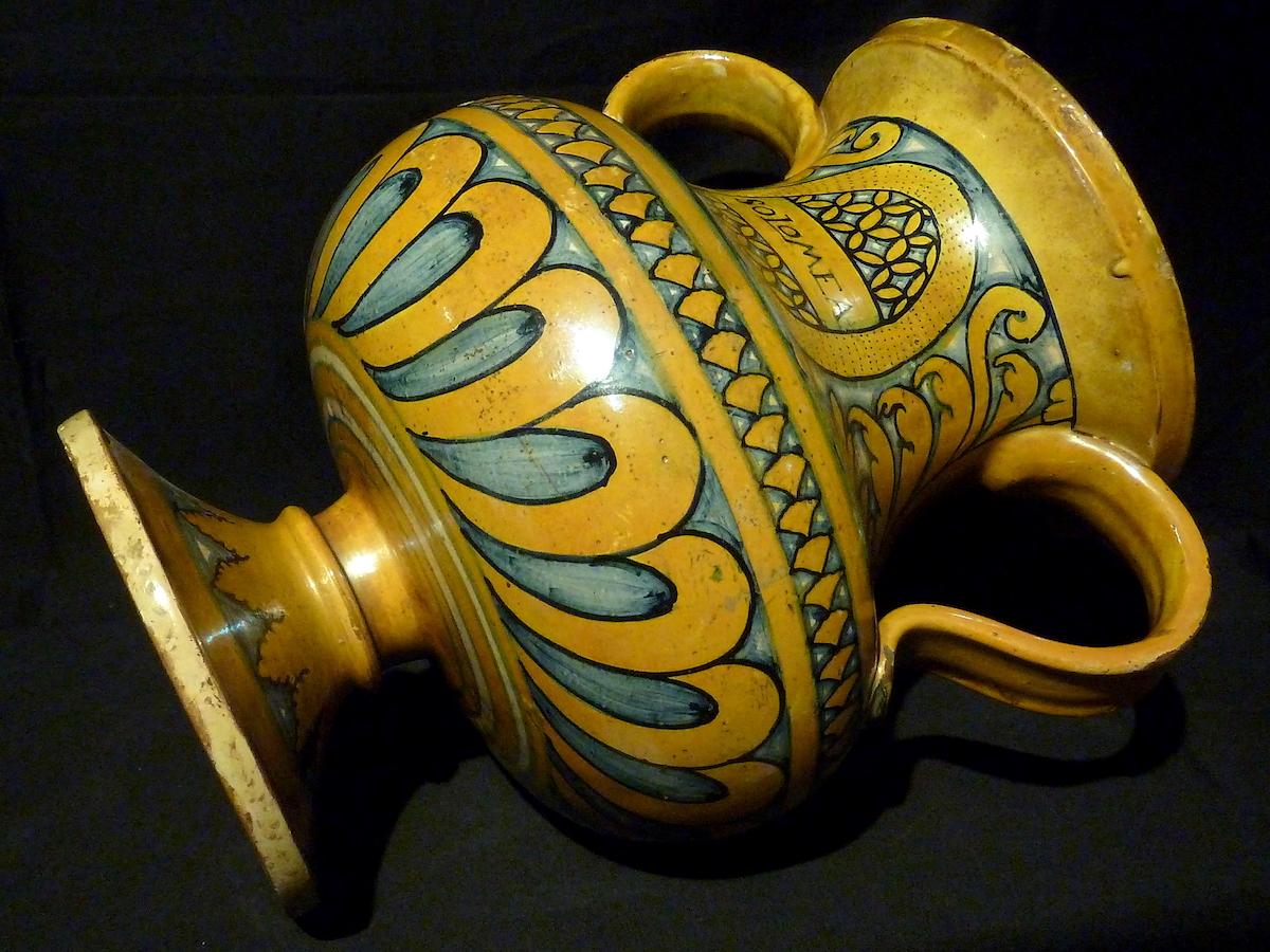 18th Century and Earlier Deruta Biansato Vase, First Half of the 16th Century