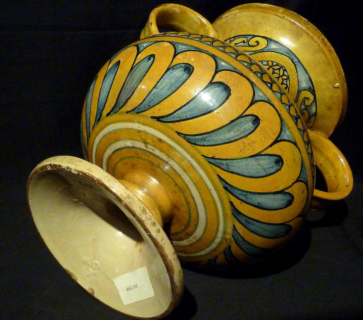 Maiolica Deruta Biansato Vase, First Half of the 16th Century