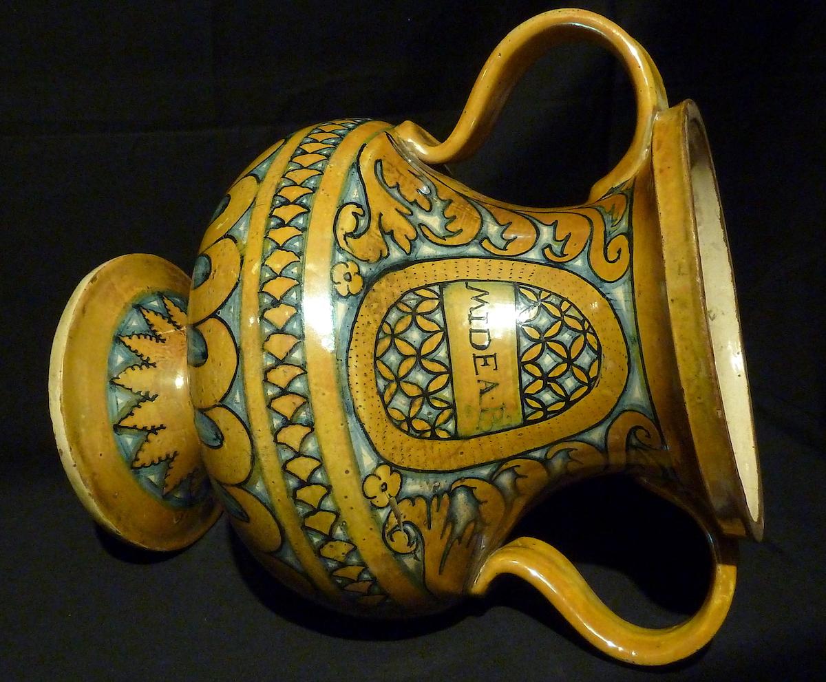 Deruta Biansato Vase, First Half of the 16th Century 1