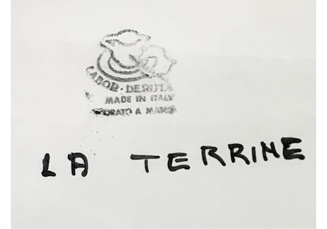 20ième siècle Deruta Italie Grand plat en poterie peint à la main en vente