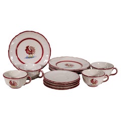 Set di 4 tazze, piattini e piatti in maiolica del Gallo Rosso di Deruta, metà del secolo scorso