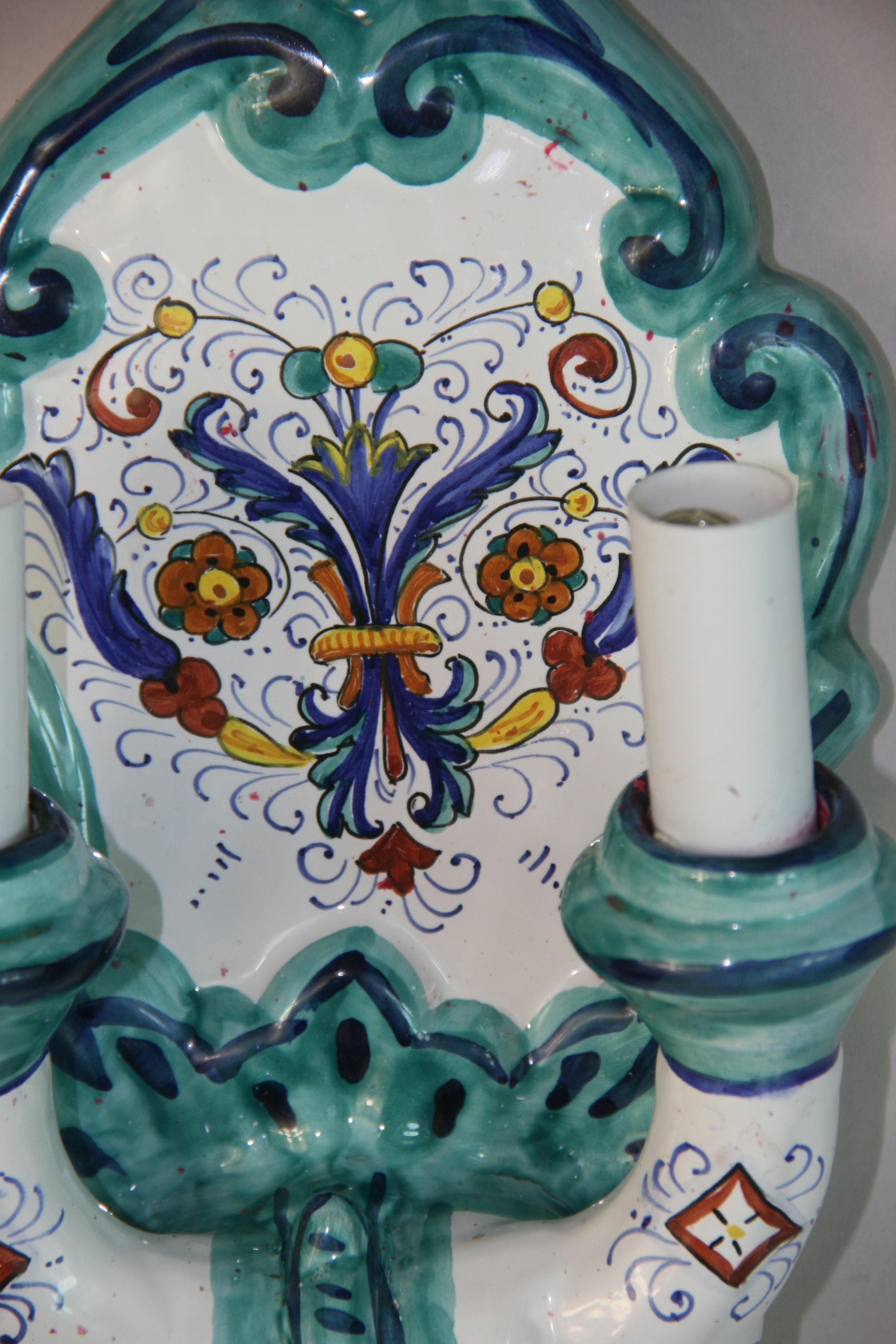 Milieu du XXe siècle Derutta Applique simple en céramique italienne peinte à la main en vente