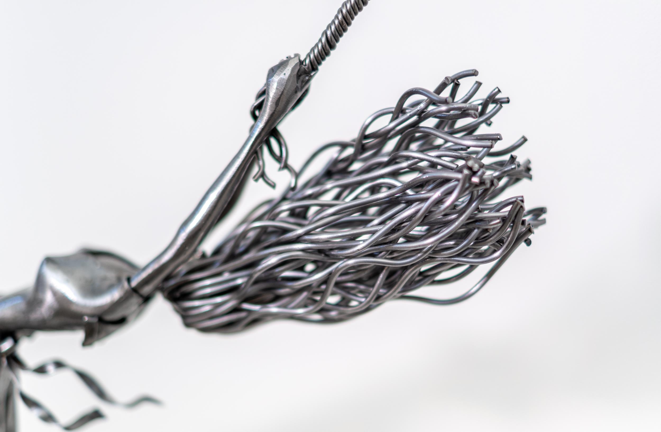 Carried Away - sculpture surréaliste, figurative, en acier et fibre de verre en vente 5