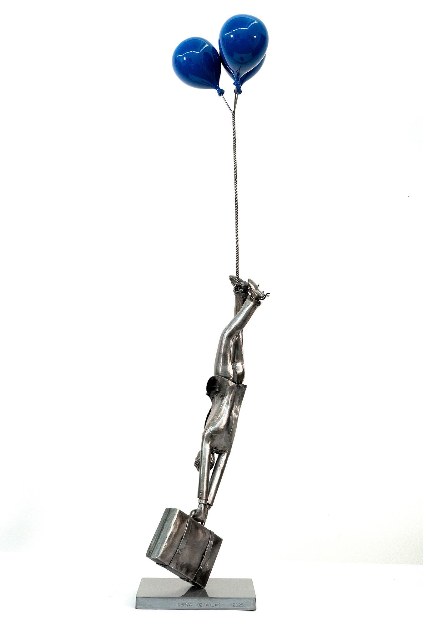 Diese figurative Stahlskulptur für den Innenbereich ist ein Werk von Derya Ozparlak.

Derya Ozparlak ist seit 2006 hauptberuflich als Künstlerin tätig und schafft weiterhin unverwechselbare, einzigartige Skulpturen. Ihre fein detaillierten,