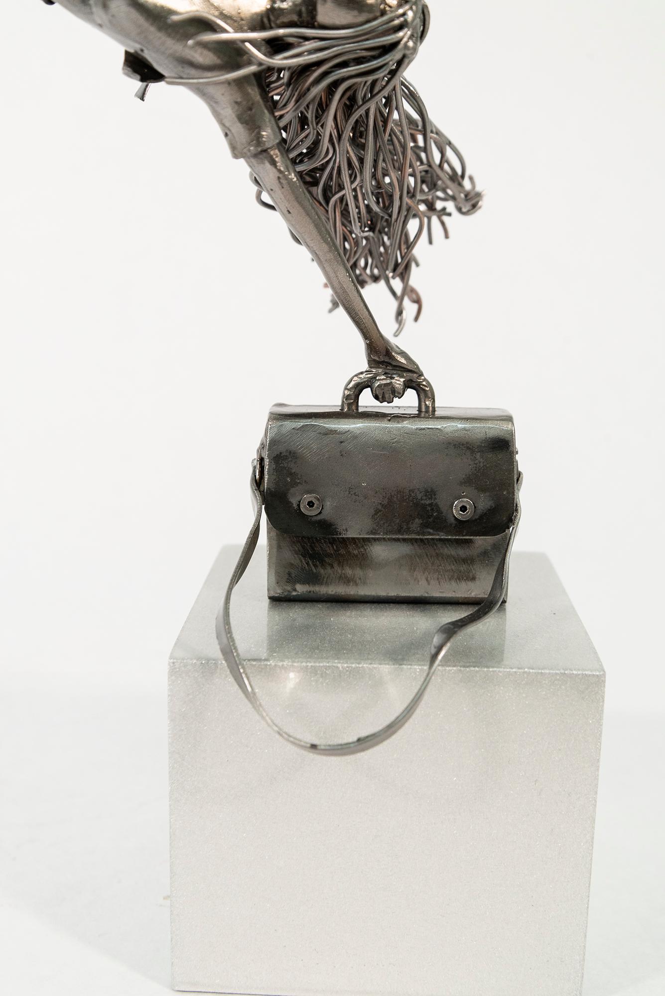 One Way Ticket Please (rote Luftballons) - figurativ, Stahlskulptur im Angebot 6