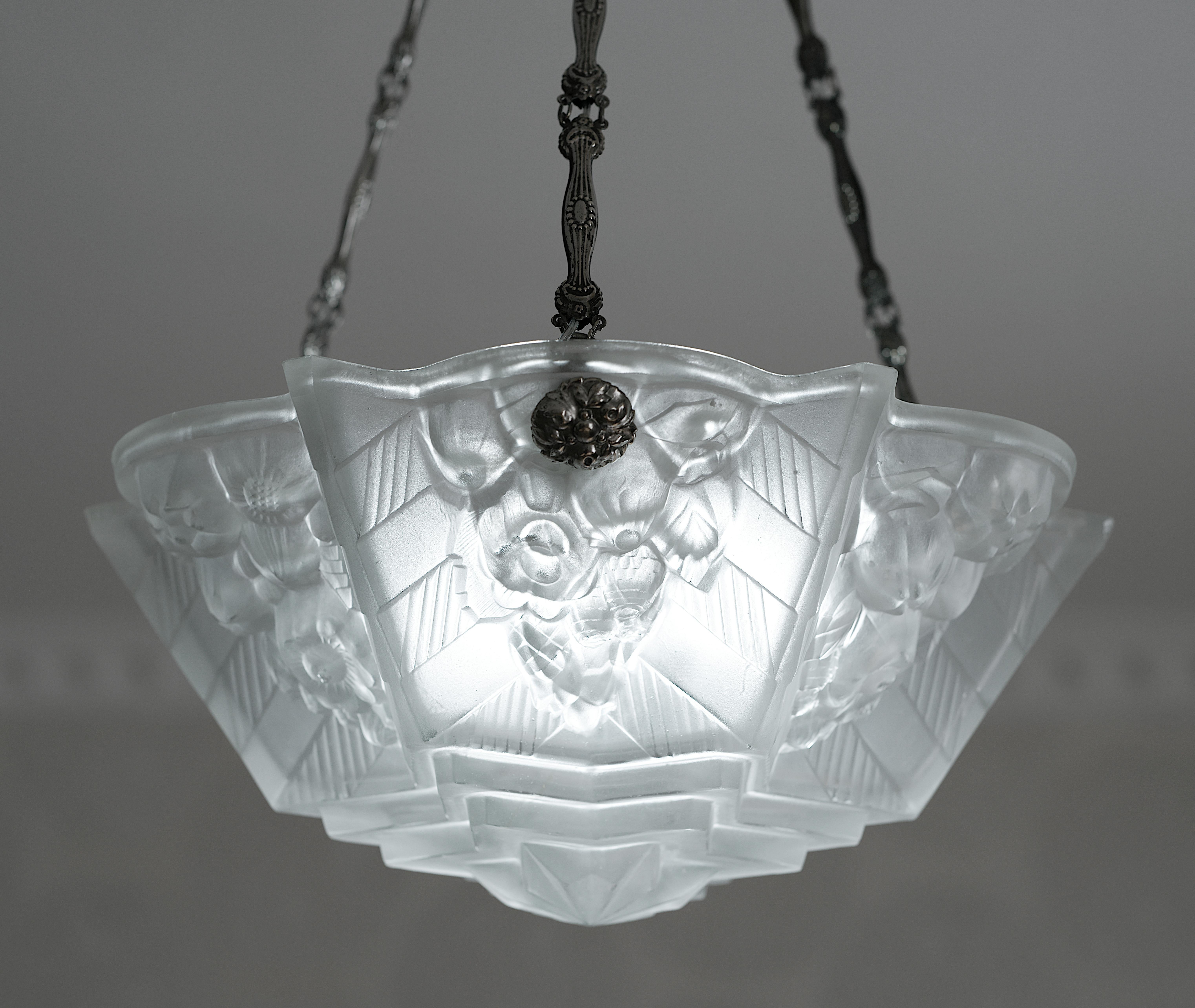 DES HANOTS French Art Deco Pendant Chandelier, 1920 verlys For Sale 1