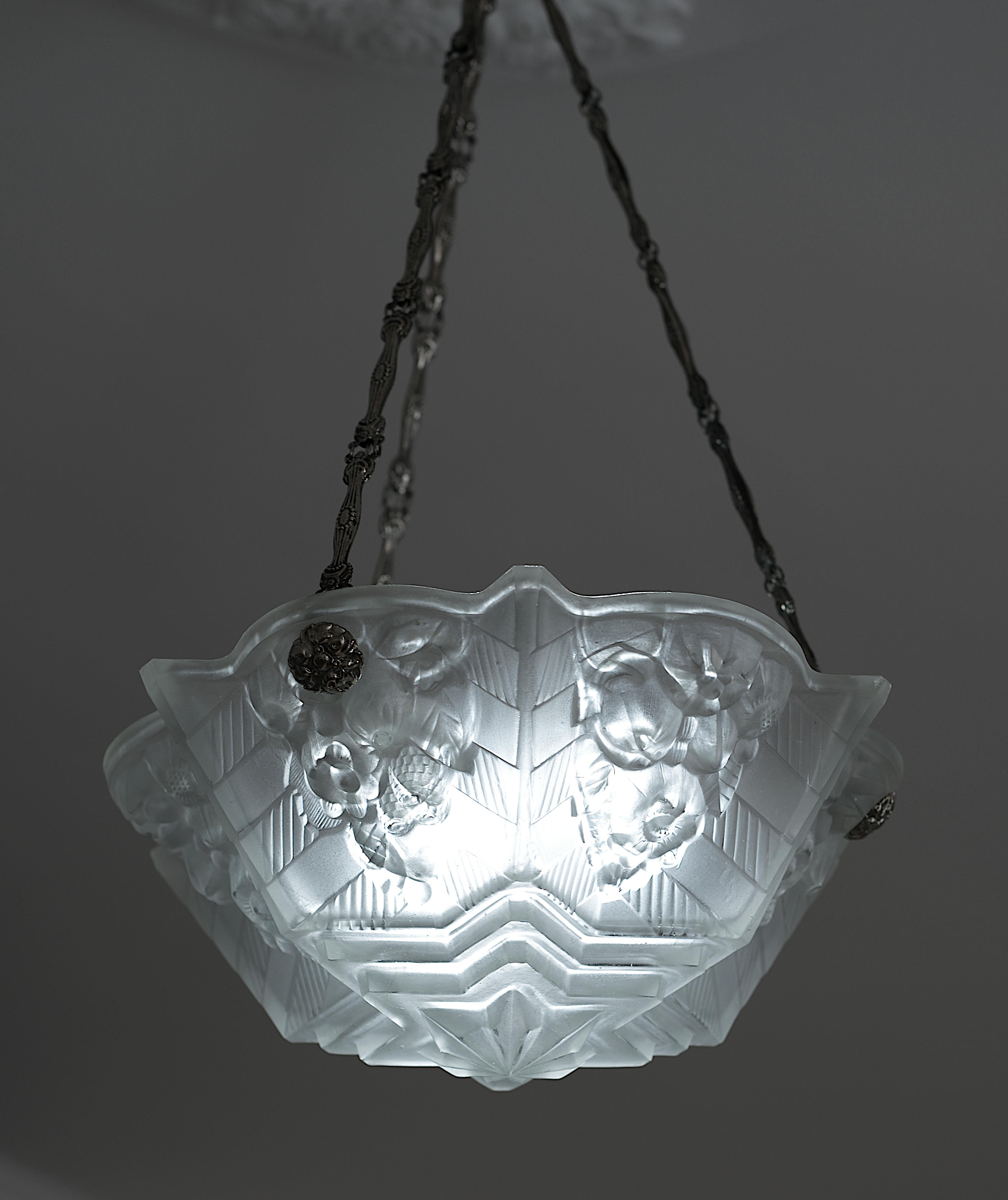 DES HANOTS French Art Deco Pendant Chandelier, 1920 verlys For Sale 3