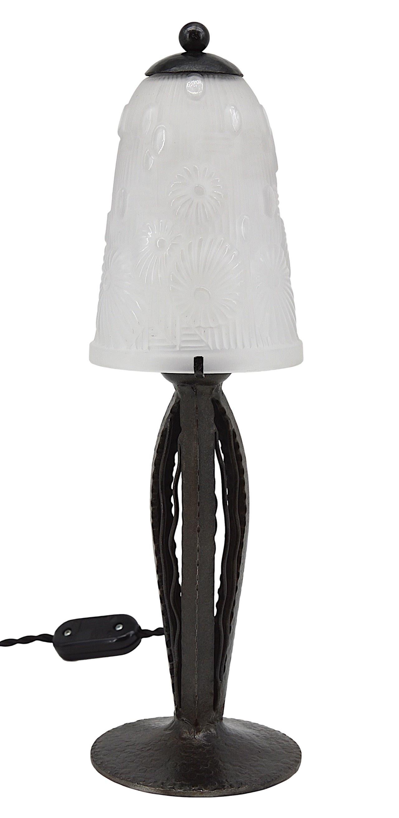 Lampe de table Art Déco française Des Hanots, 1920 Excellent état - En vente à Saint-Amans-des-Cots, FR