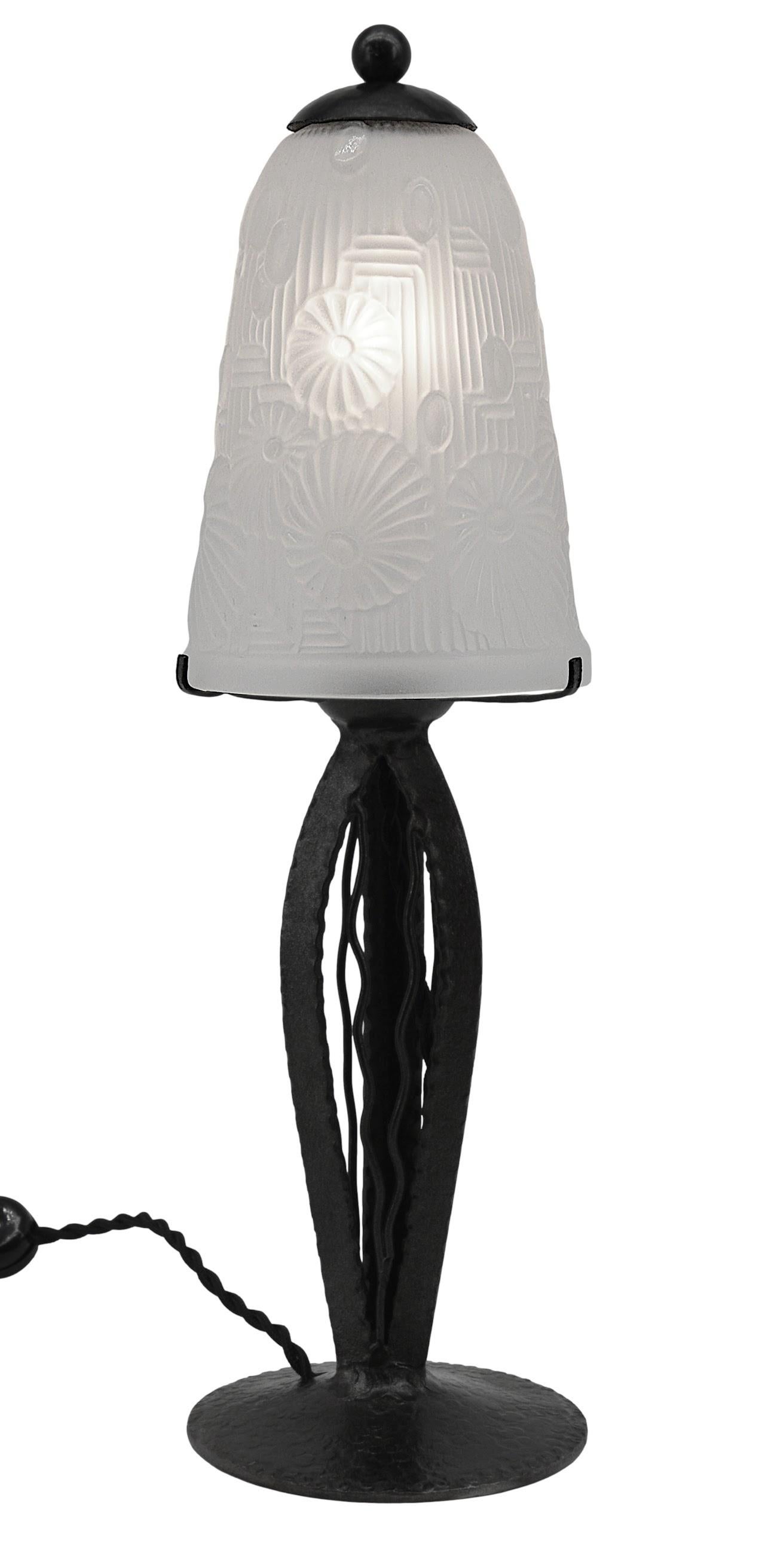 Début du 20ème siècle Lampe de table Art Déco française Des Hanots, 1920 en vente