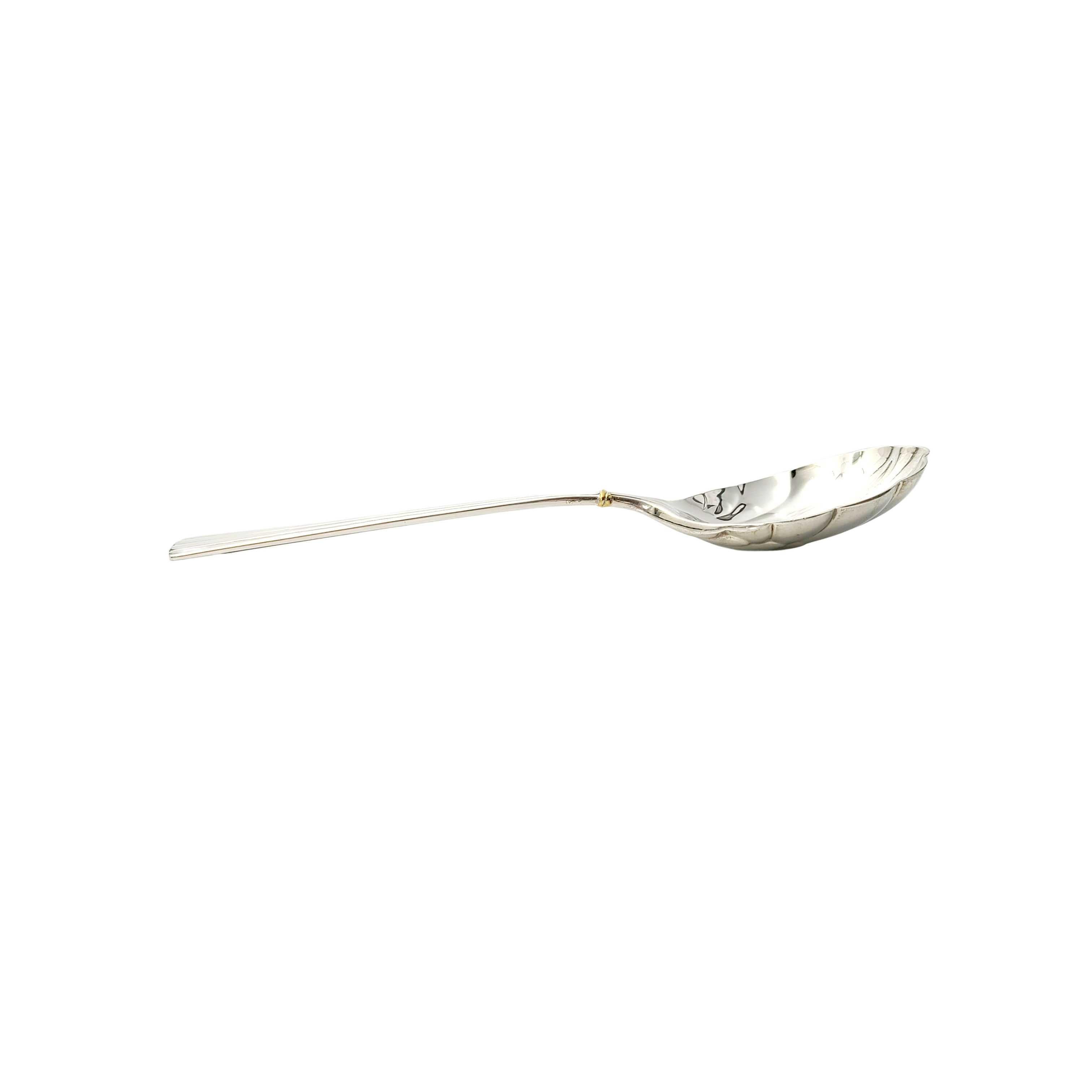 Des Must Cartier Sterling Silver Gold Accent Shell Bowl Sugar Spoon In Good Condition In Washington Depot, CT