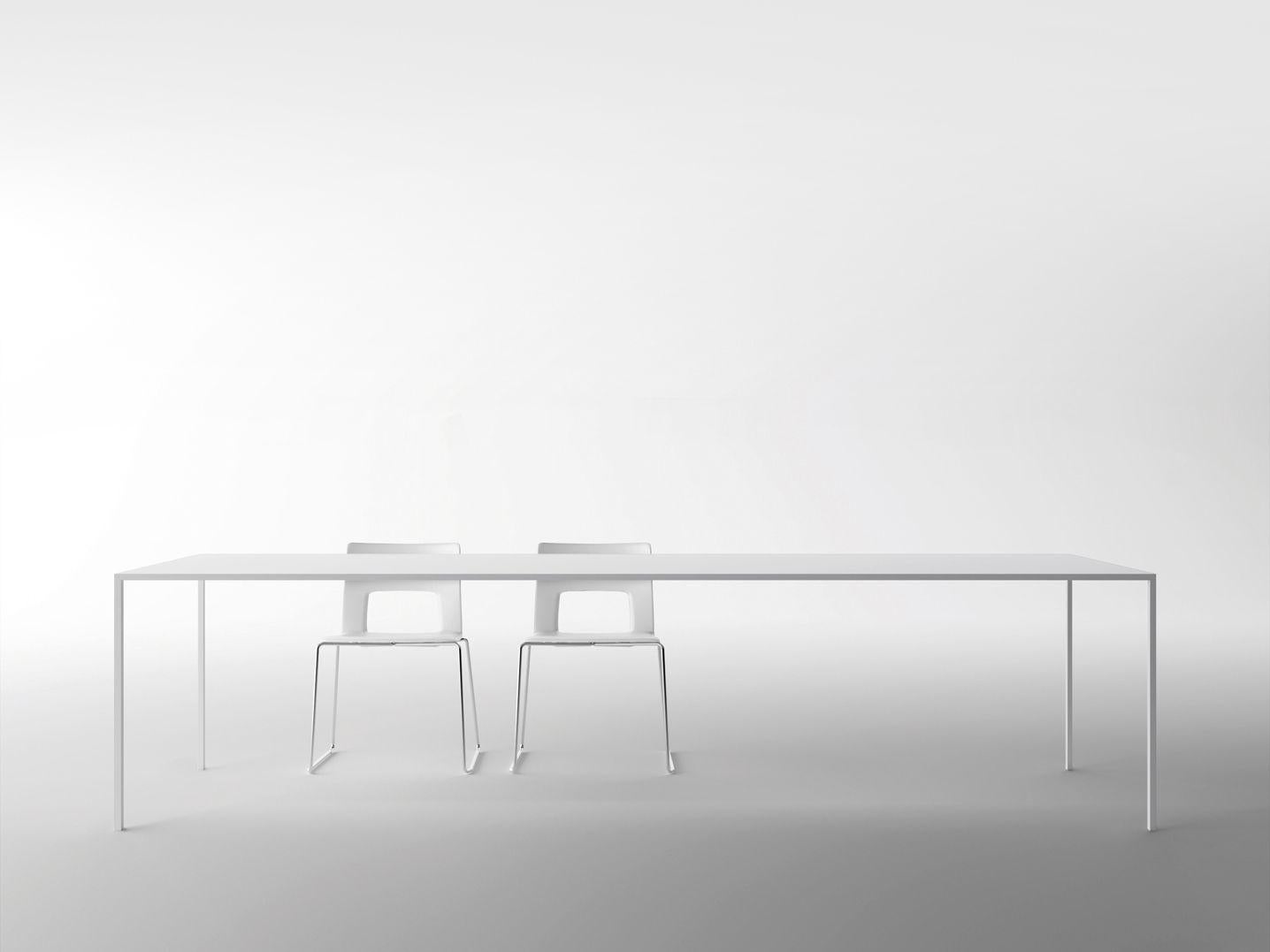 Desalto 25 Table Designed by Metrica Bruno Fattorini & Robin Rizzini In New Condition For Sale In New York, NY