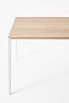 Mesa Desalto "25" en roble natural by Metrica, Bruno Fattorini, Robin Rizzini