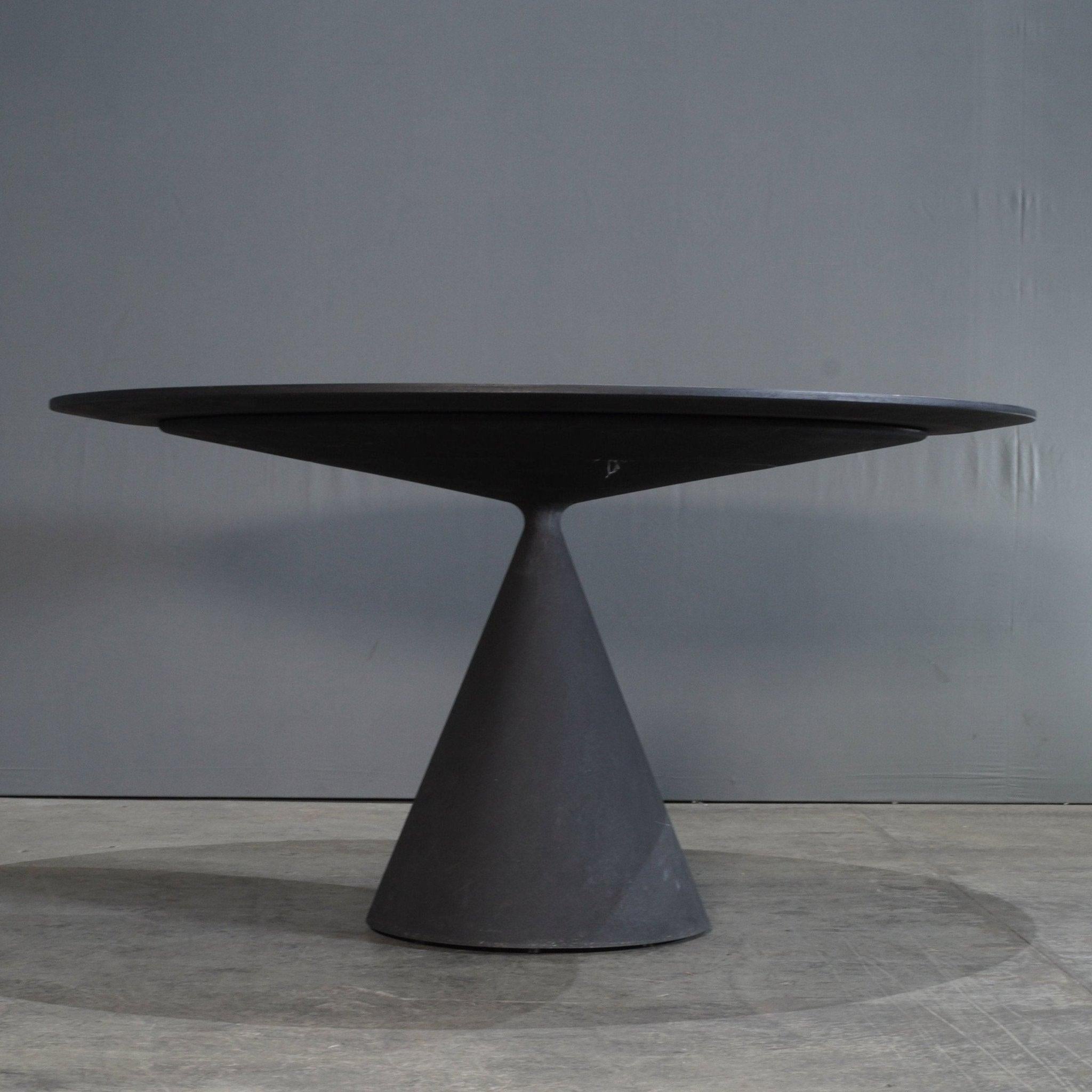 Desalto Clay Dining Table by Marc Krusin In Good Condition In Basildon, London
