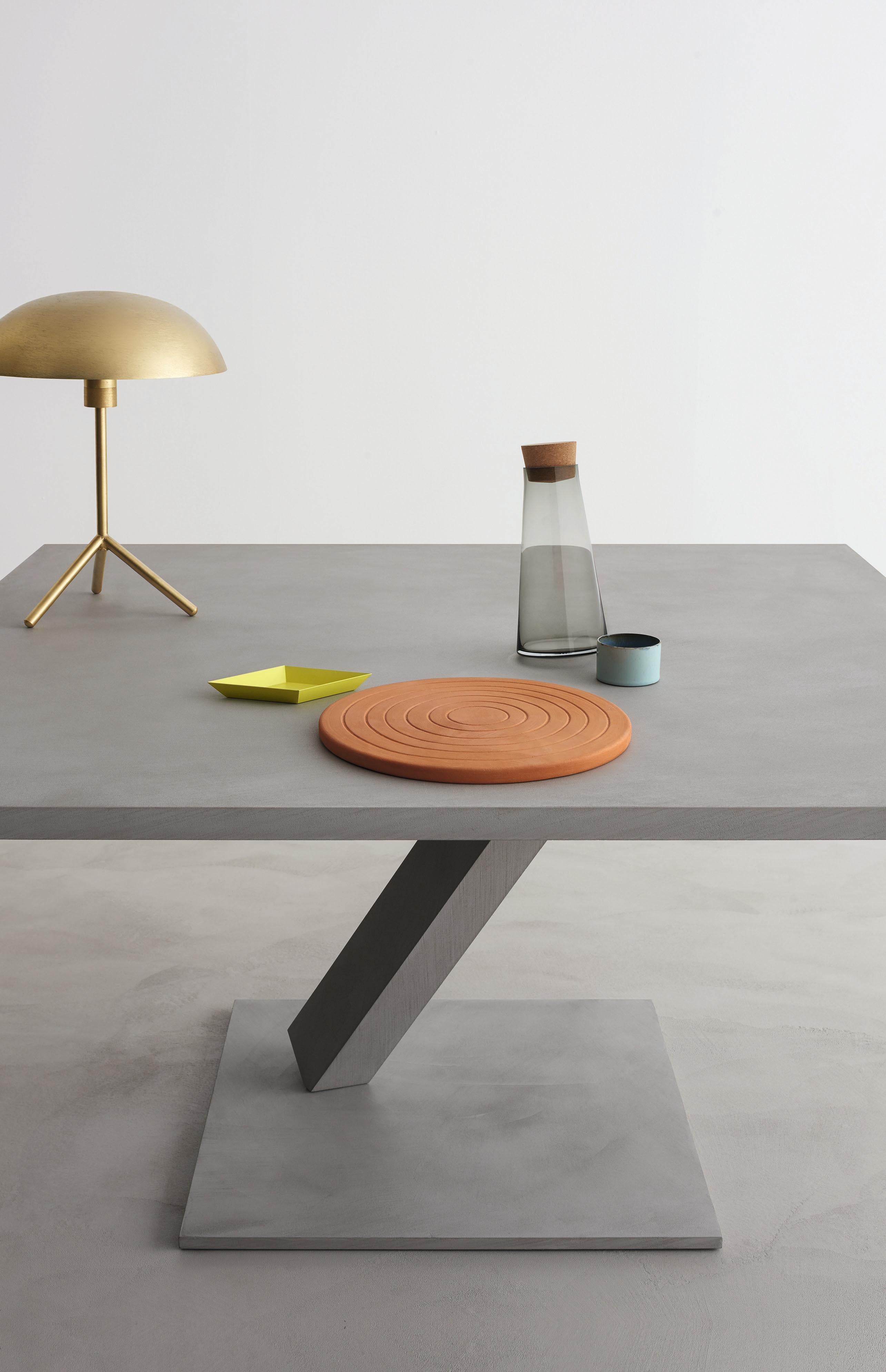 Mesa pequeña Desalto ELEMENT de hormigón Por Tokujin Yoshioka Siglo XXI y contemporáneo en venta