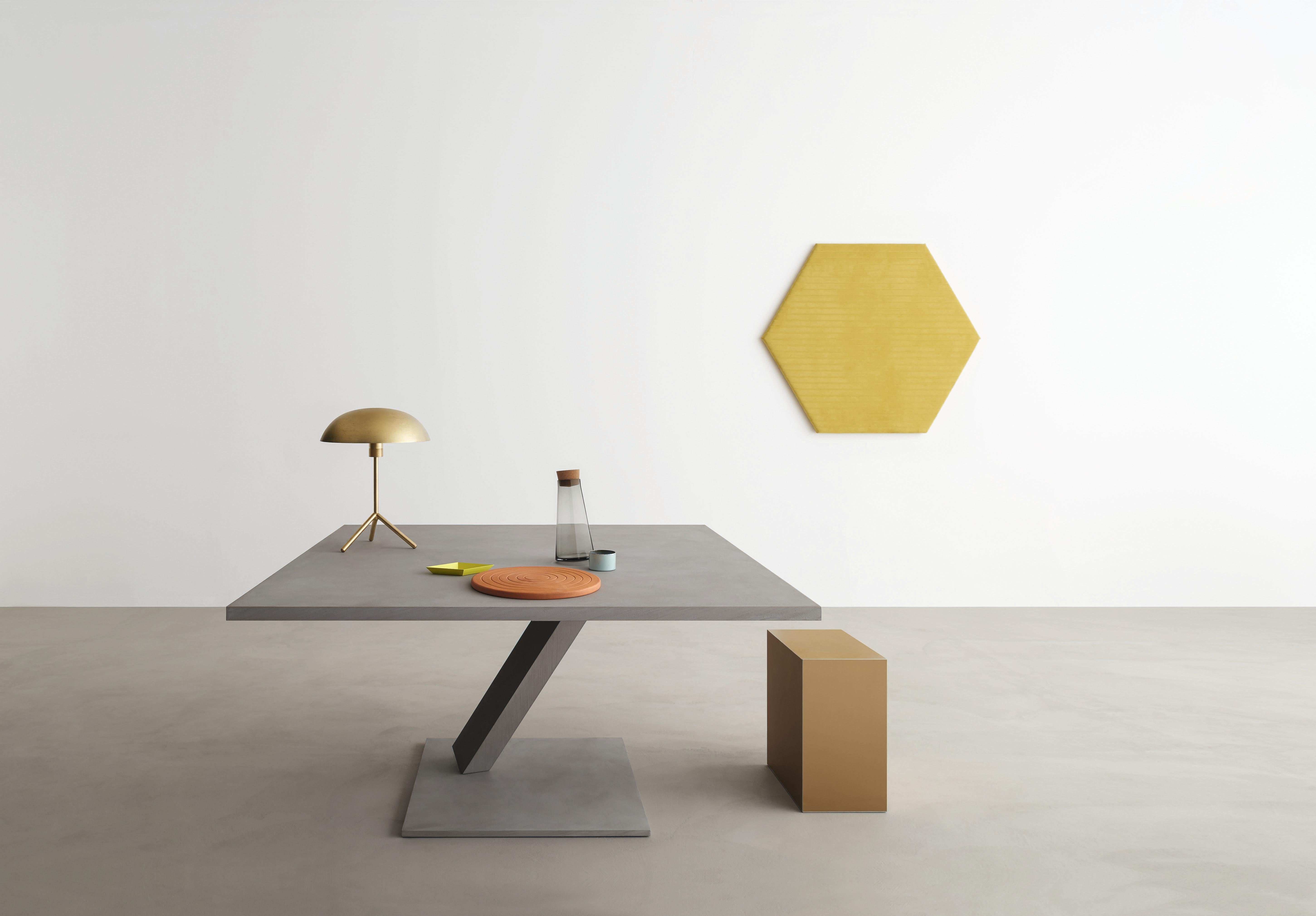 Mesa pequeña Desalto ELEMENT de hormigón Por Tokujin Yoshioka Concreto en venta