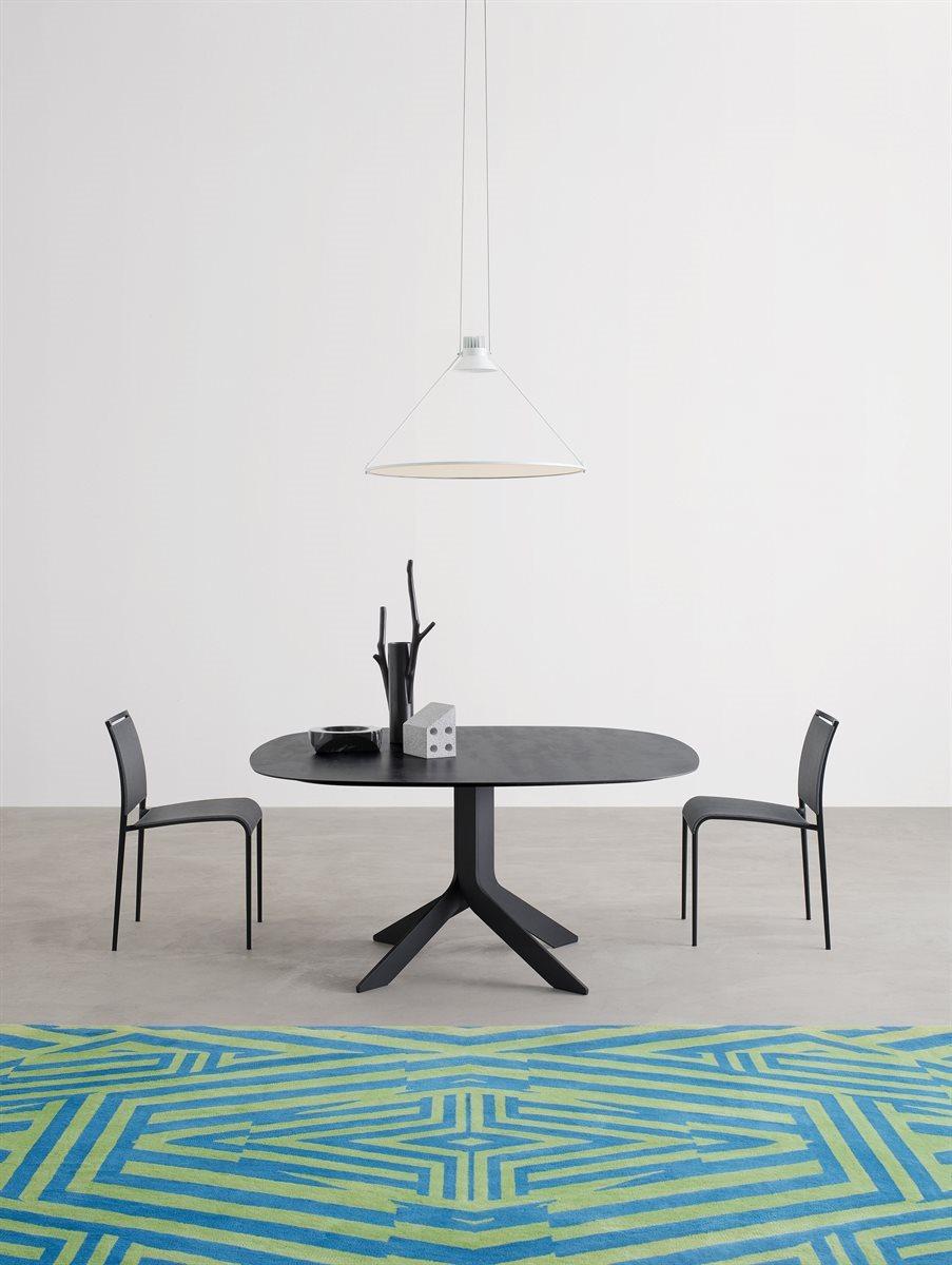 Customizable Desalto Iblea Marble-Top Table Designed by Gordon Guillaumier In New Condition In New York, NY