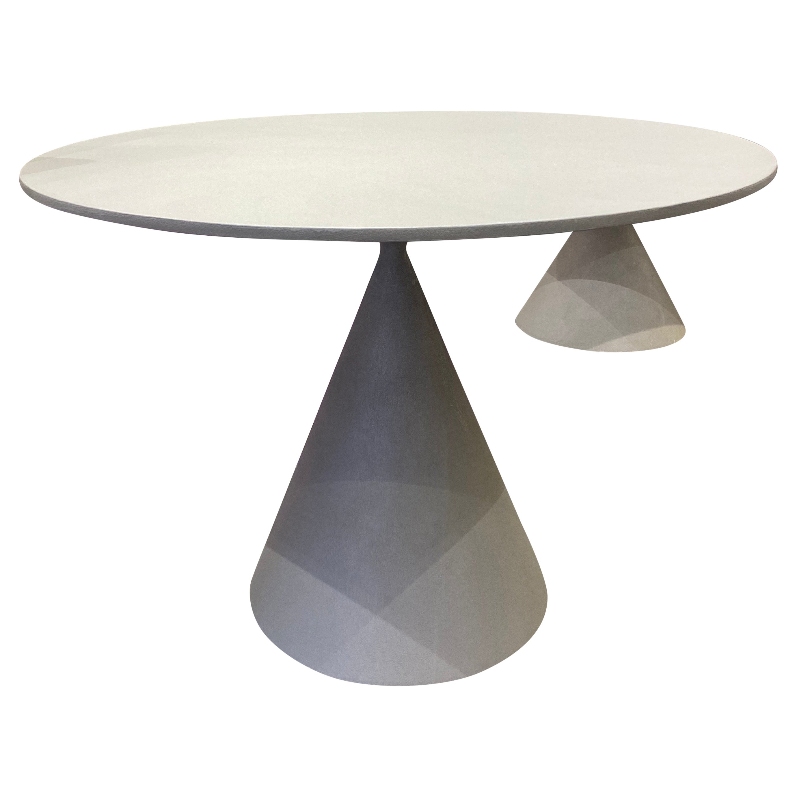 Mini mesa auxiliar de barro Desalto de Marc Krusin en STOCK