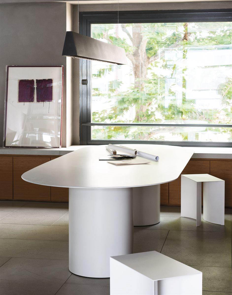 Italian Desalto MM8 Table Designed by Guglielmo Poletti For Sale