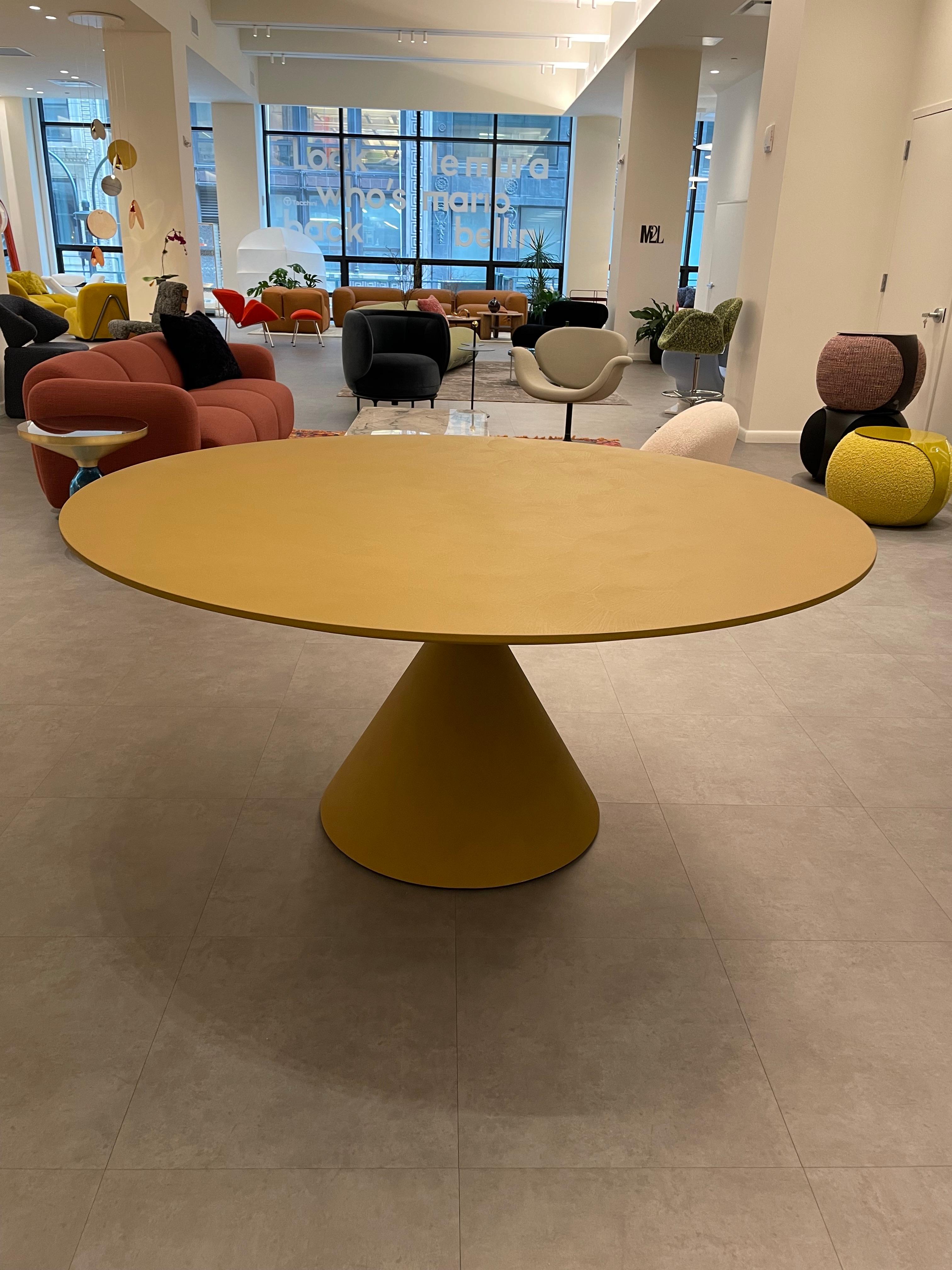 Moderne Table ronde en argile Desalto conçue par Marc Krusin, en stock  en vente