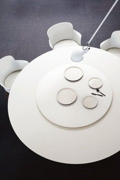 Table ronde personnalisable Desalto avec table Lazy Susan par Marc Krusin