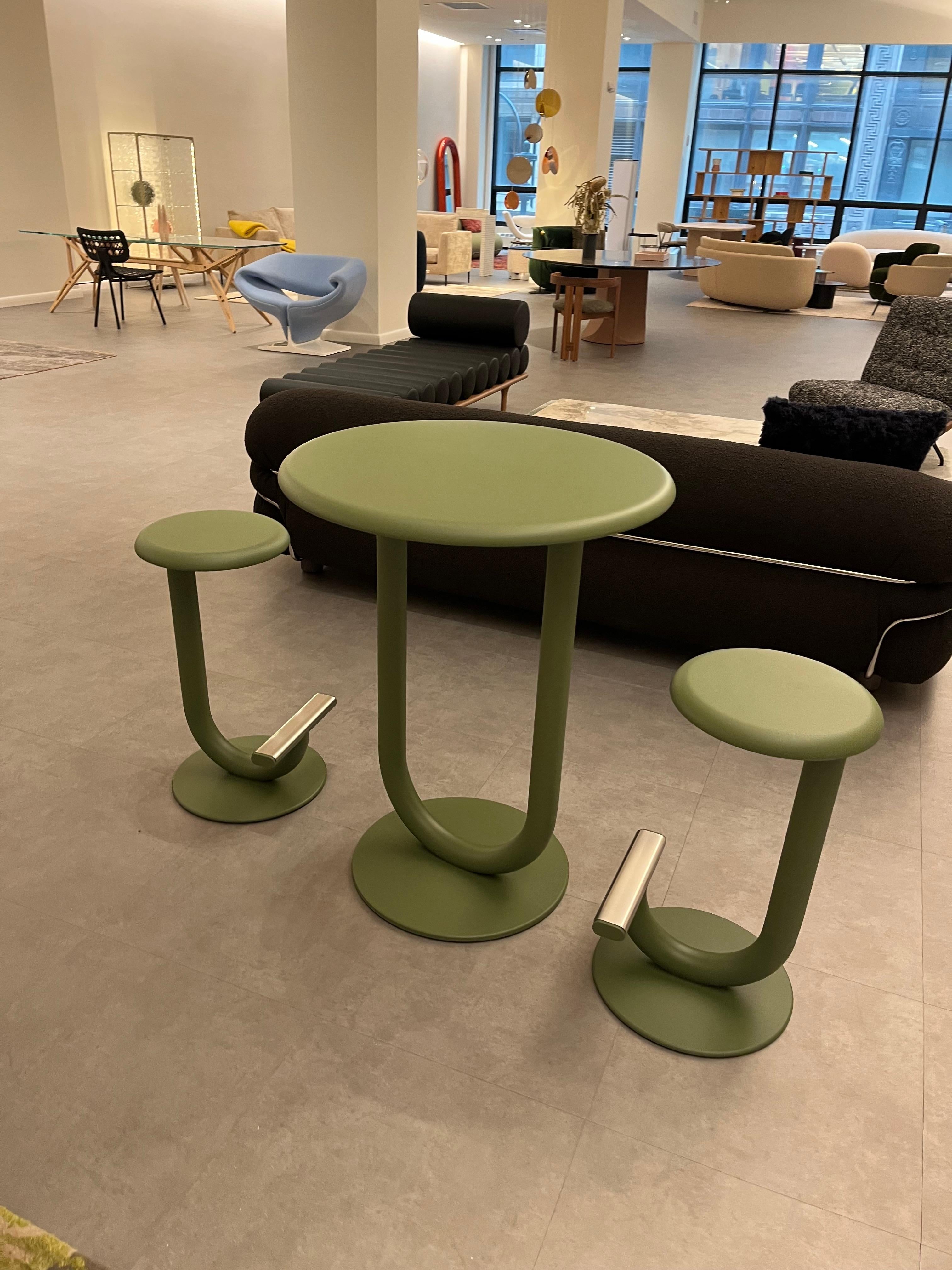 Desalto Strong Bar Table with Stool Designed by Eugeni Quitllet in STOCK 1