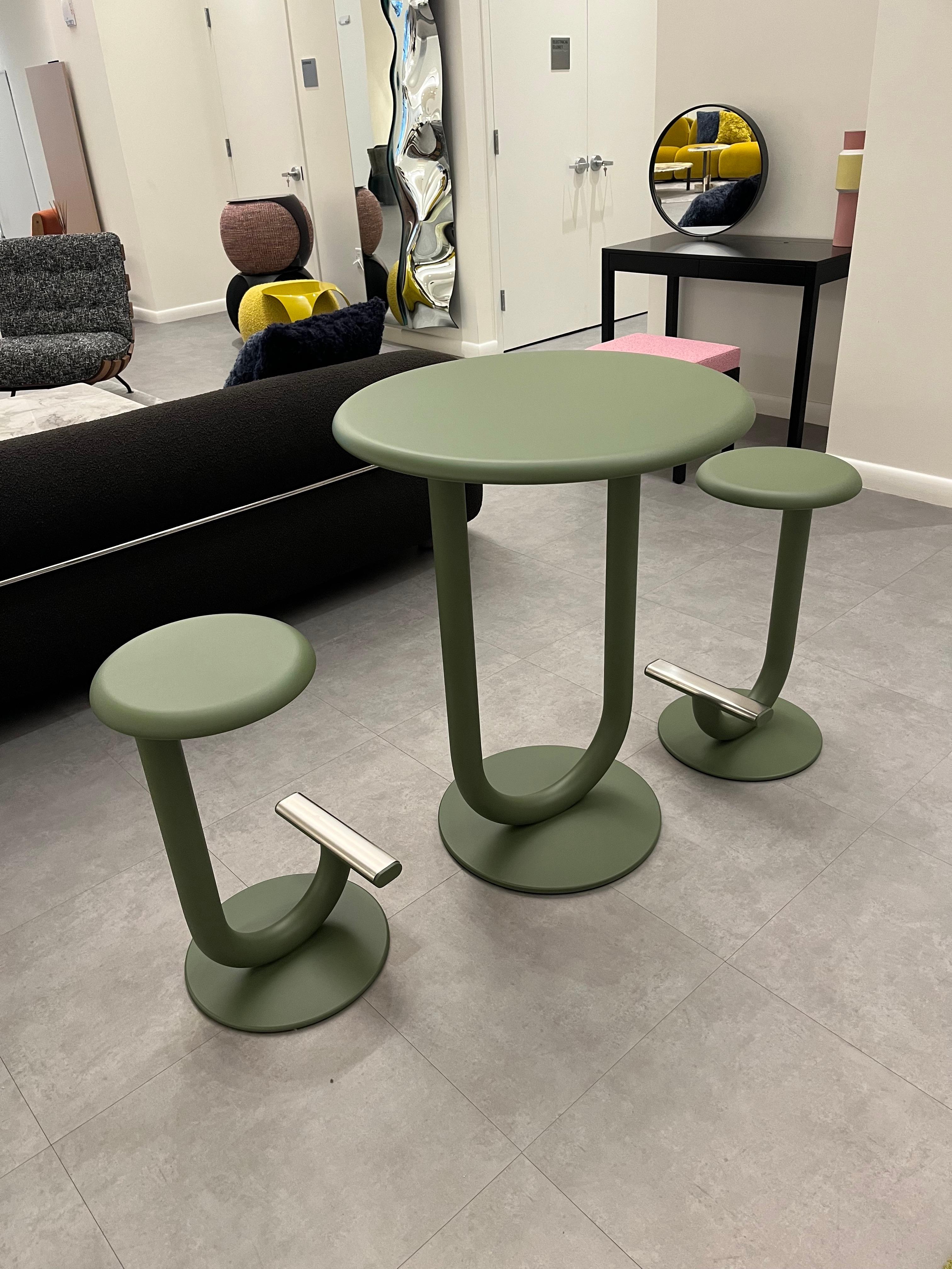 Desalto Strong Bar Table with Stool Designed by Eugeni Quitllet in STOCK 2