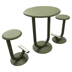 Desalto Starker Bartisch mit Hocker entworfen von Eugeni Quitllet in STOCK
