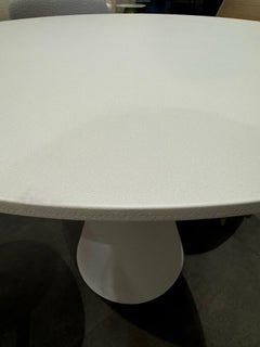 Desalto Weißer runder Tontisch von Marc Krusin in STOCK